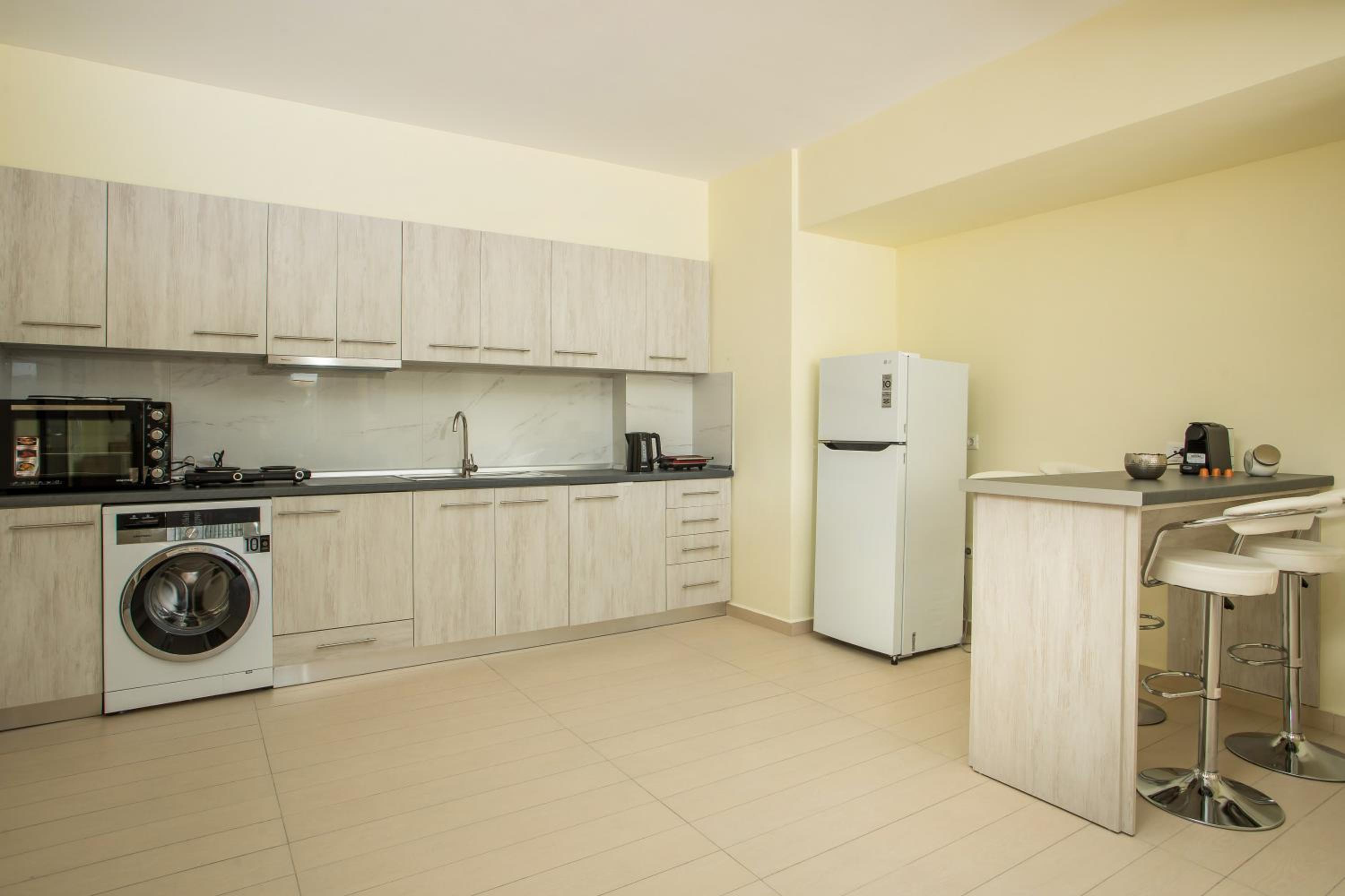 Eden Lily- Luxurious Apartment with Sea View view 5