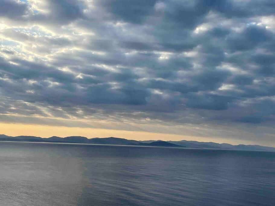 Akoumaros Breeze
