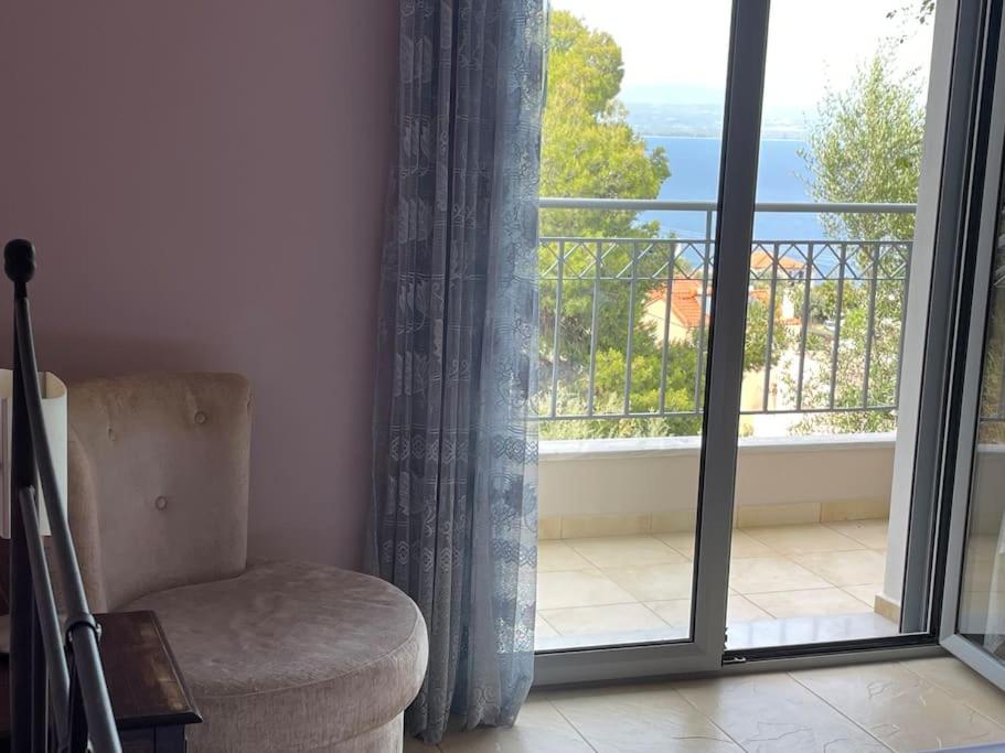 Akoumaros Breeze