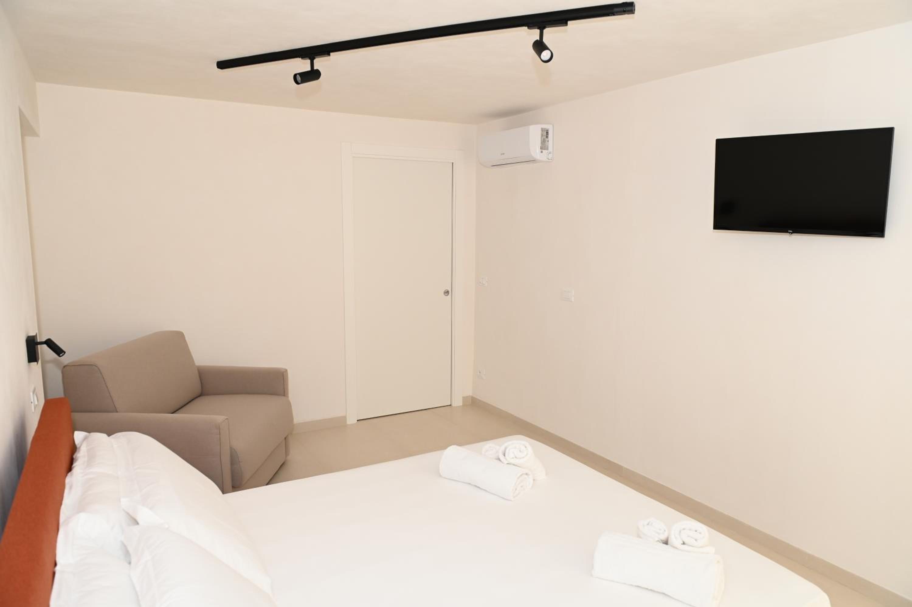 Lebum Apartments & Suites