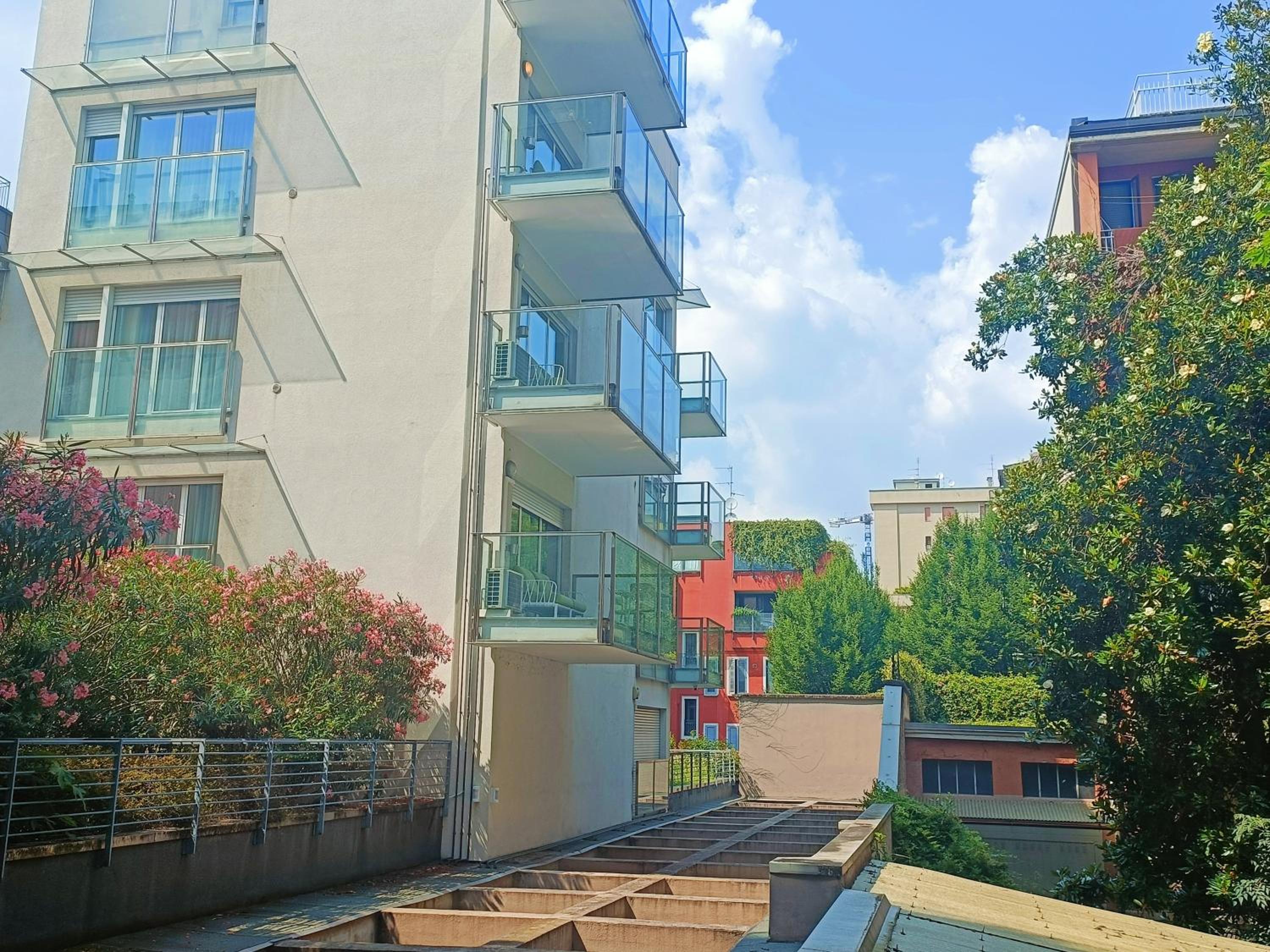 Appartamenti Vela Milano centro con garage