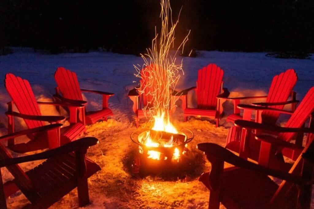 Private 5 BR Muskoka Cottage Firepit+BBQ+Wi-Fi