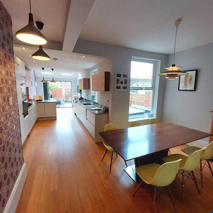 3 bed Luxury Victorian Home with Hot Tub