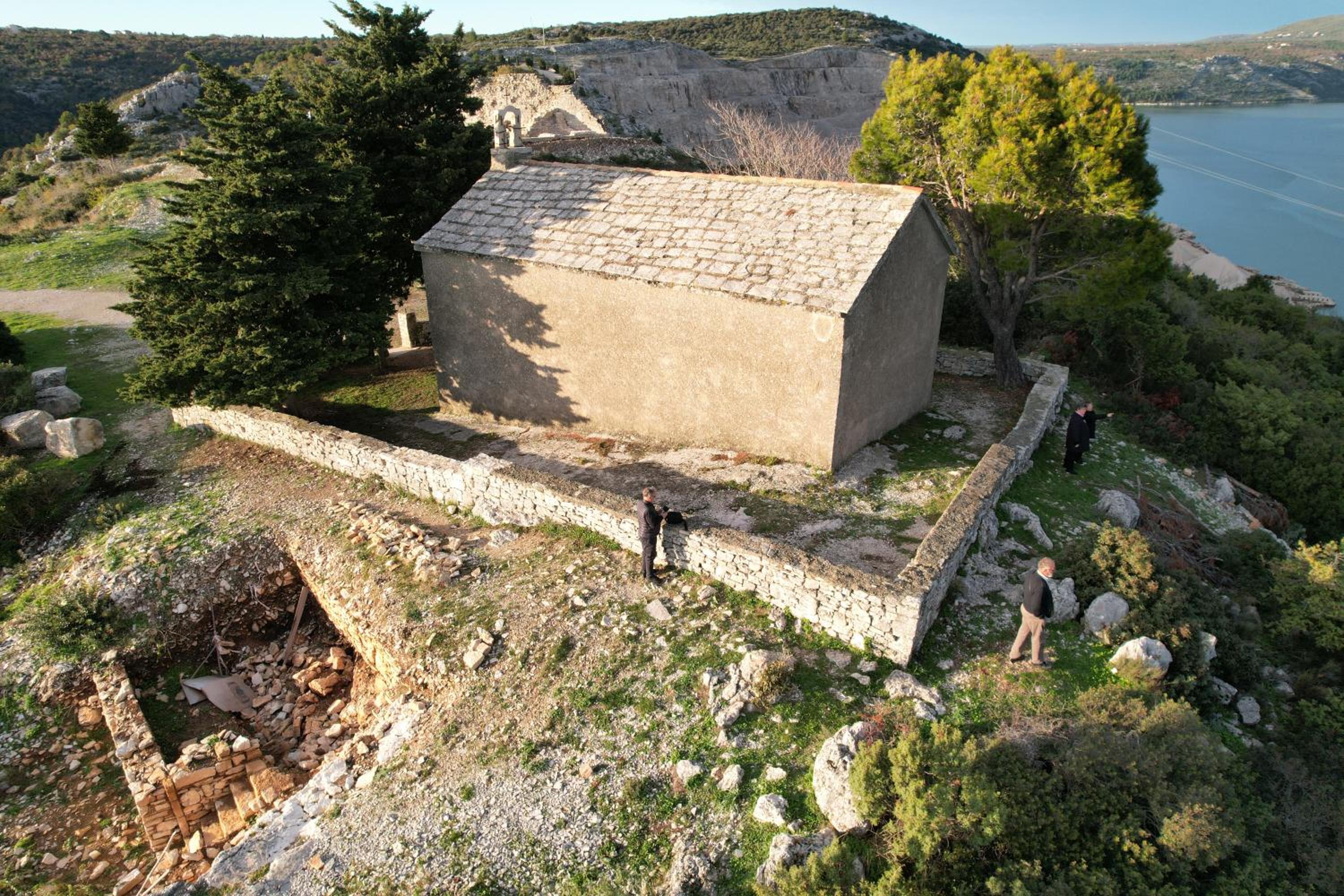 Photo 8