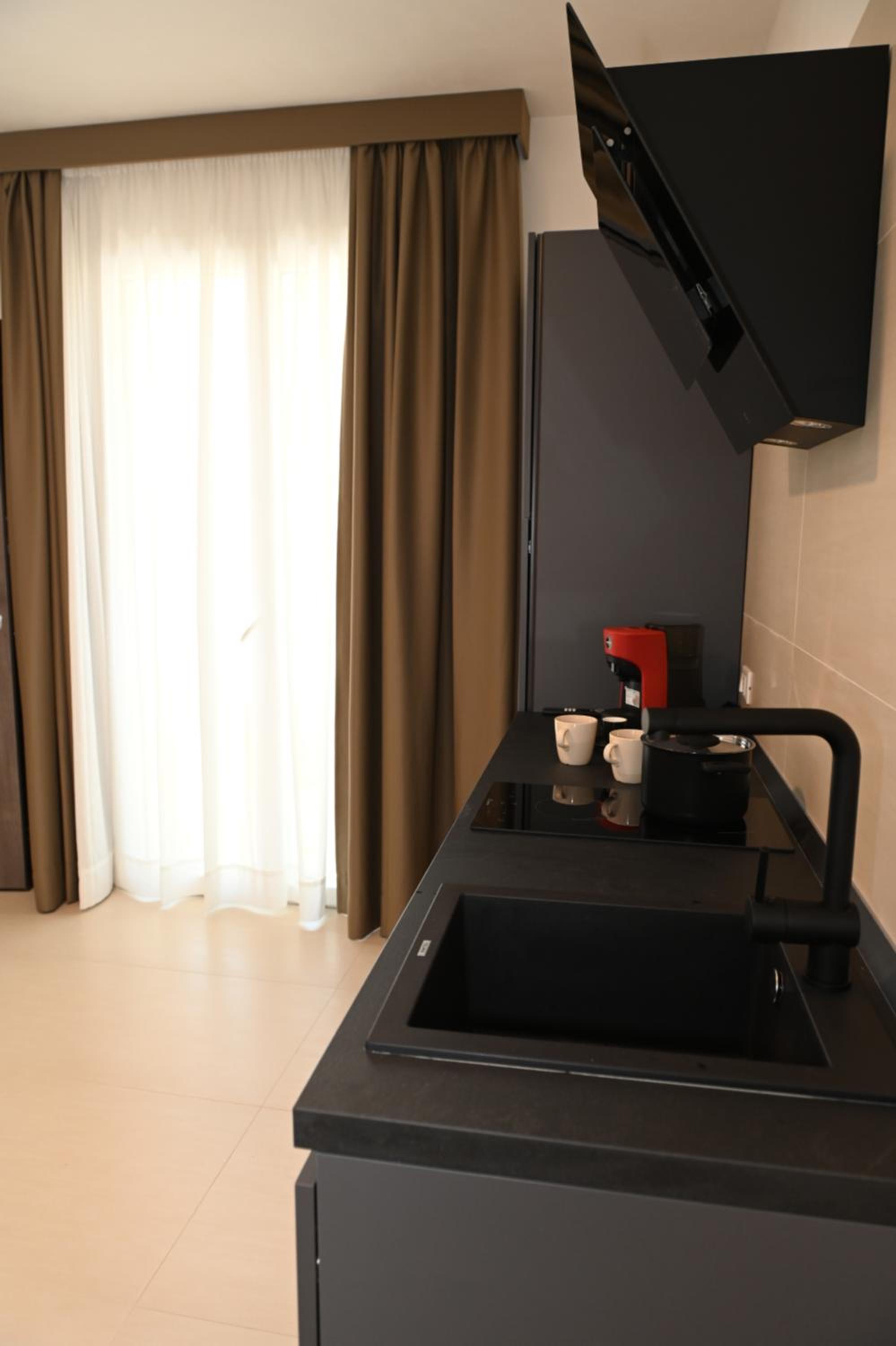 Lebum Apartments & Suites