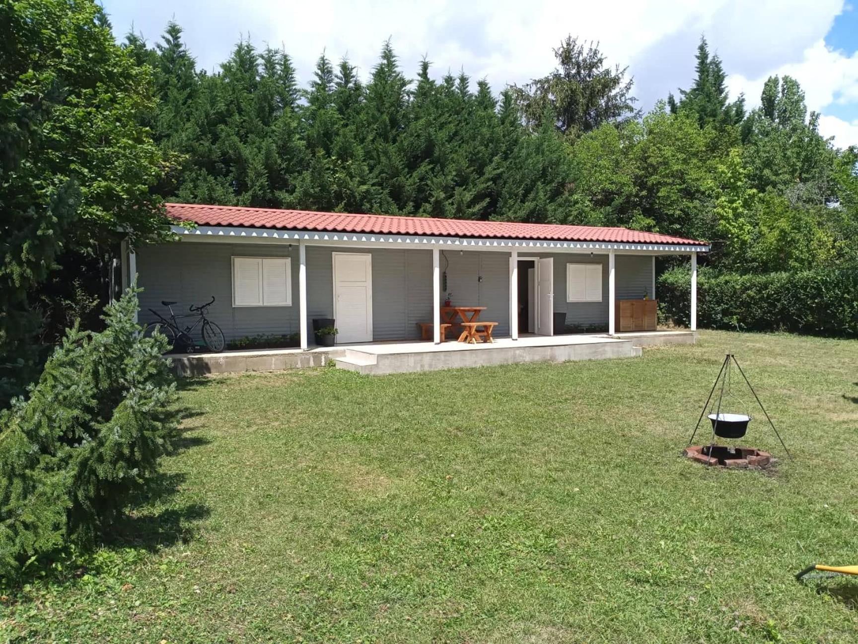 Akarattya Endless Summer Woodhouse view 2