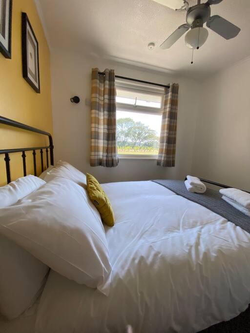 East Coast Chalets, Bee’s Knees @ California Sands view 5