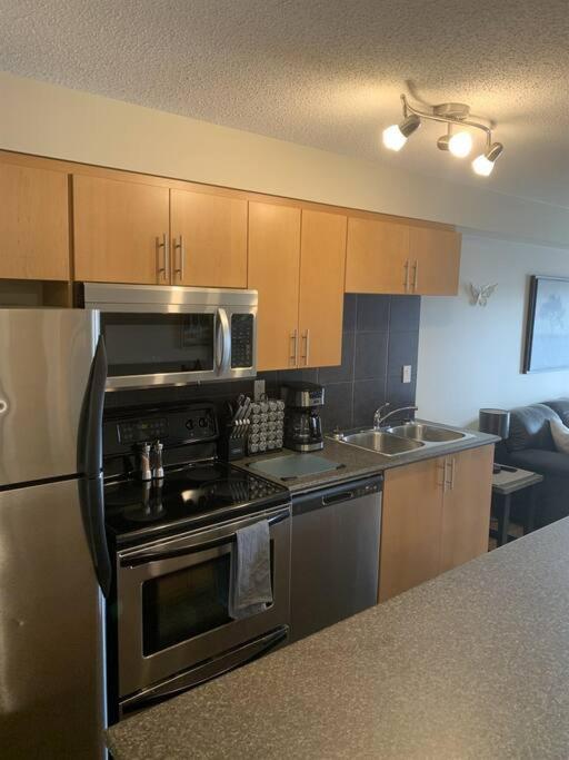 Chris's Cozy Condo Times Square Rogers Place Edmonton