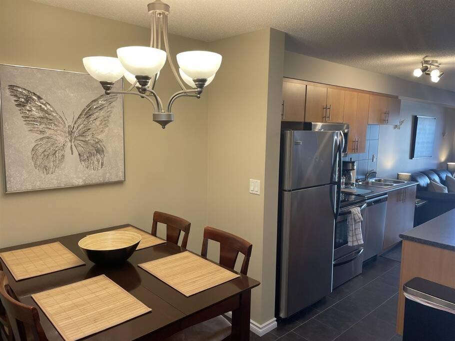 Chris's Cozy Condo Times Square Rogers Place Edmonton