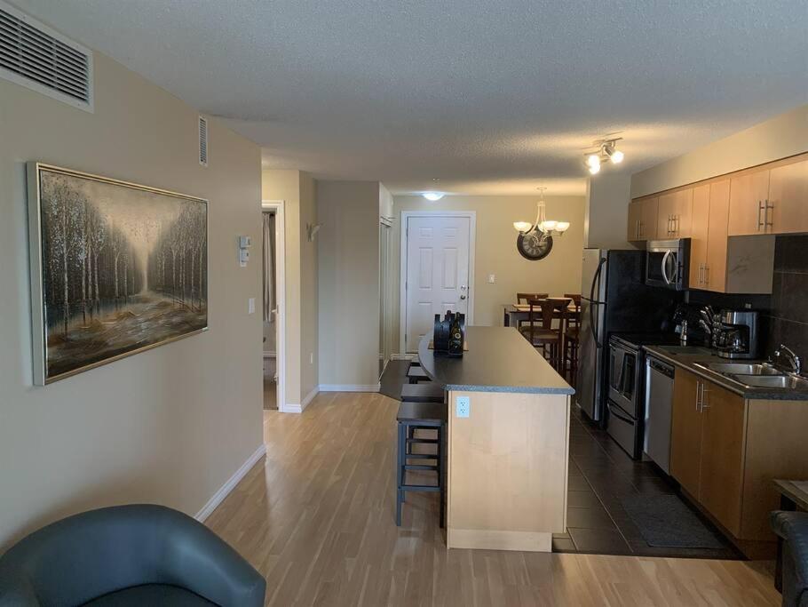 Chris's Cozy Condo Times Square Rogers Place Edmonton