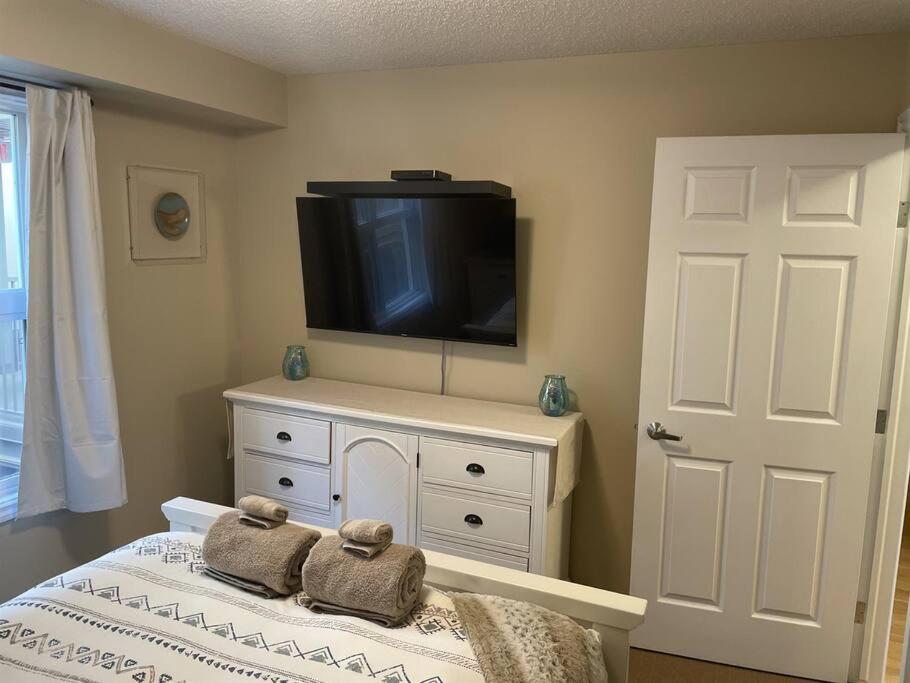 Chris's Cozy Condo Times Square Rogers Place Edmonton