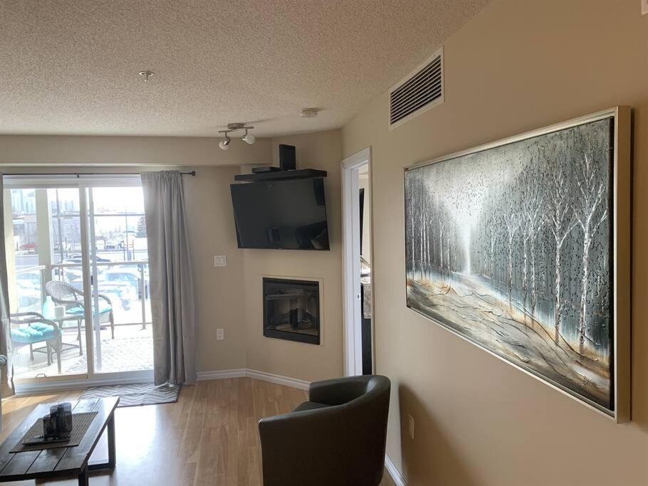 Chris's Cozy Condo Times Square Rogers Place Edmonton