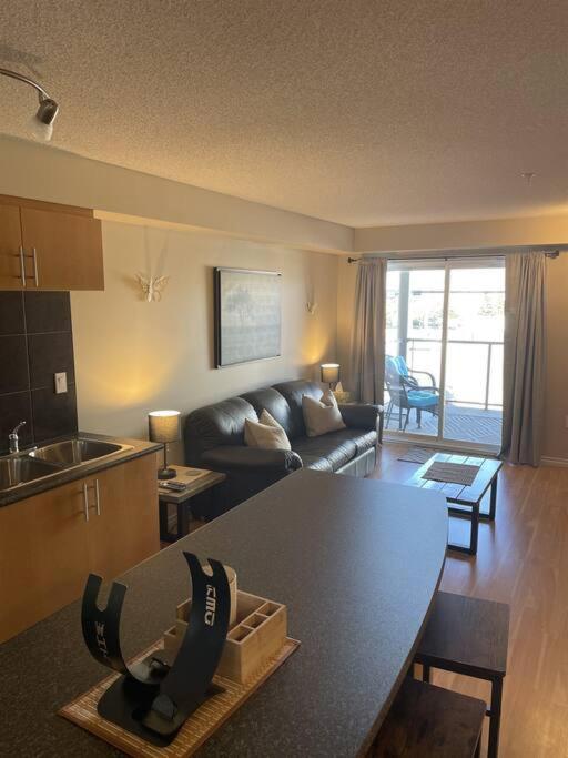 Chris's Cozy Condo Times Square Rogers Place Edmonton