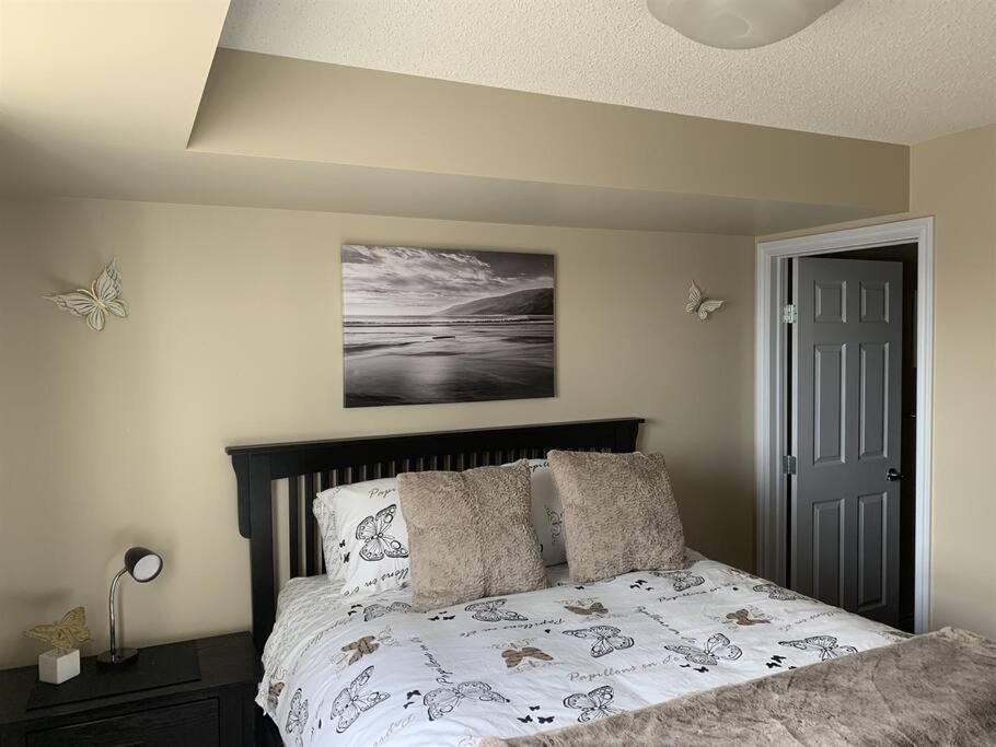 Chris's Cozy Condo Times Square Rogers Place Edmonton