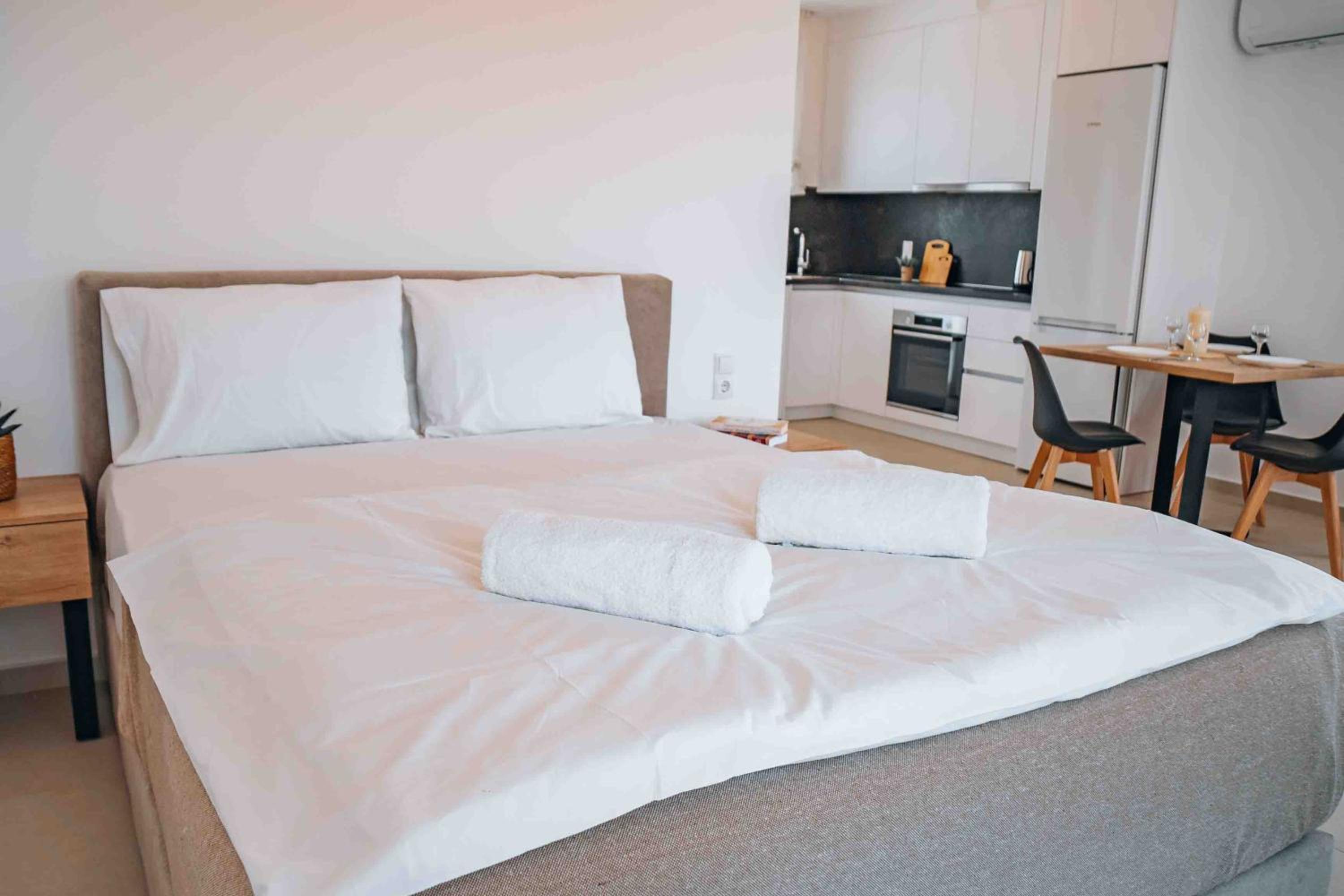 Grand White Apartments view 3