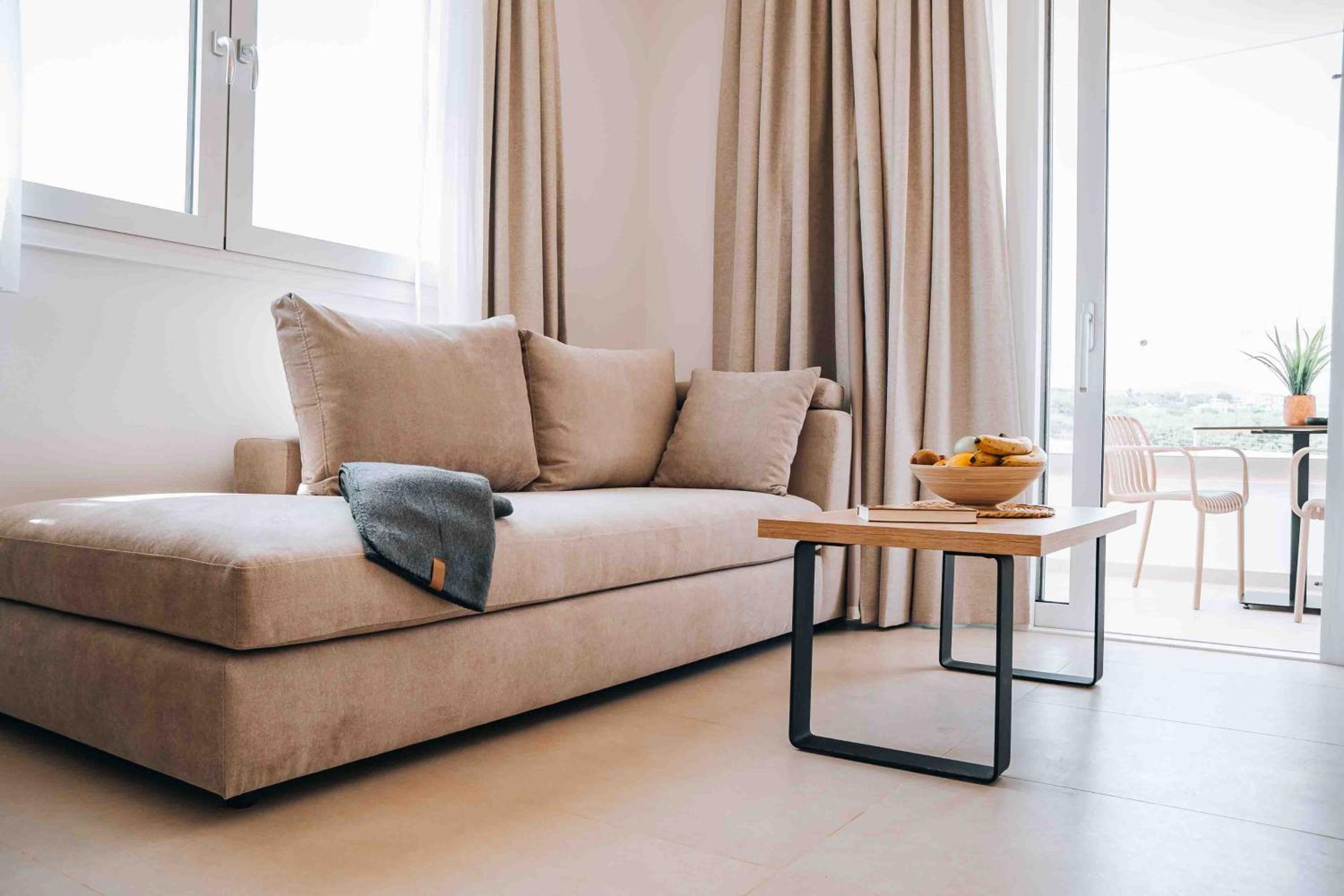 Grand White Apartments view 4