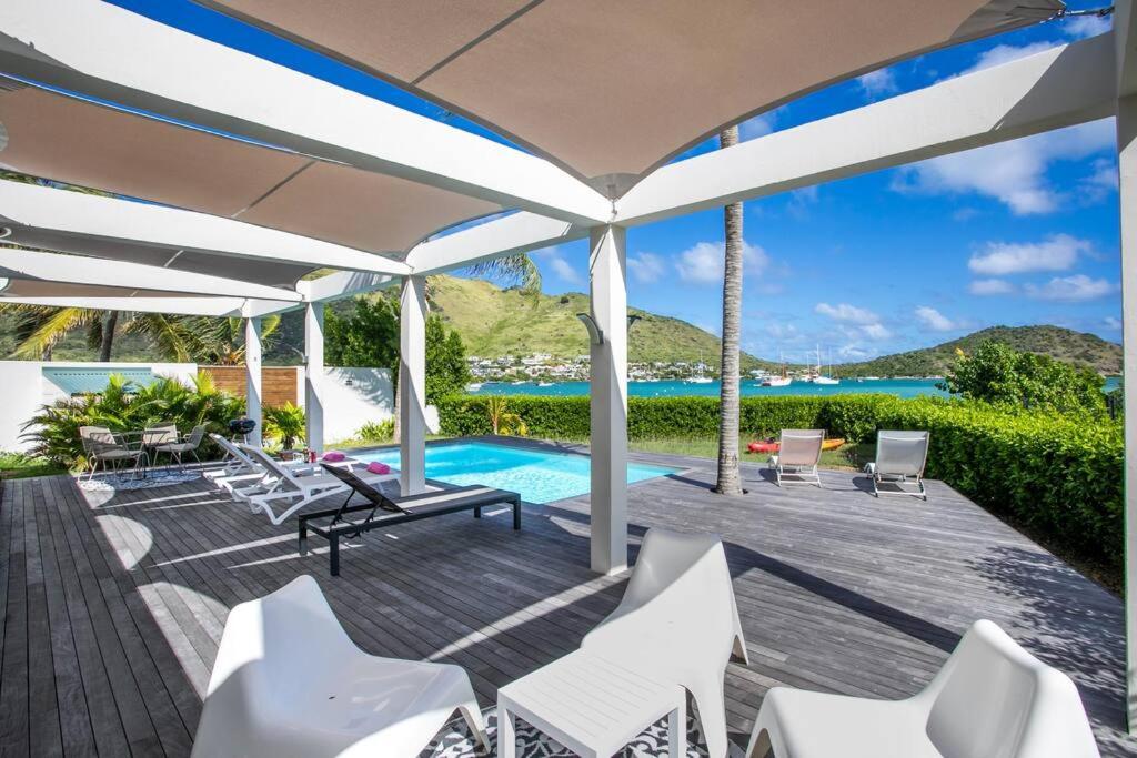 Villa Marine les pieds dans l'eau Baie de Pinel island view 4