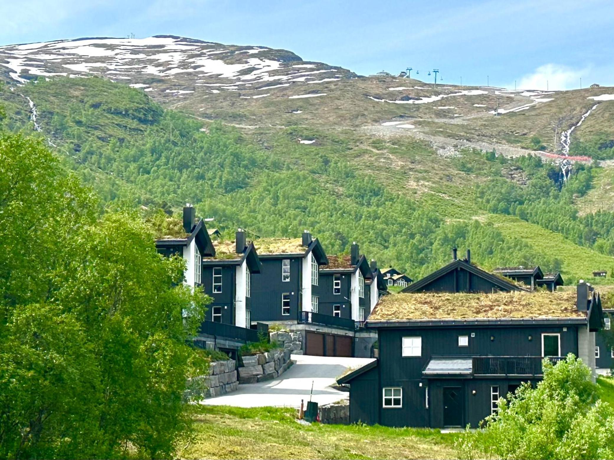 Lovise Mountain Apartment view 2