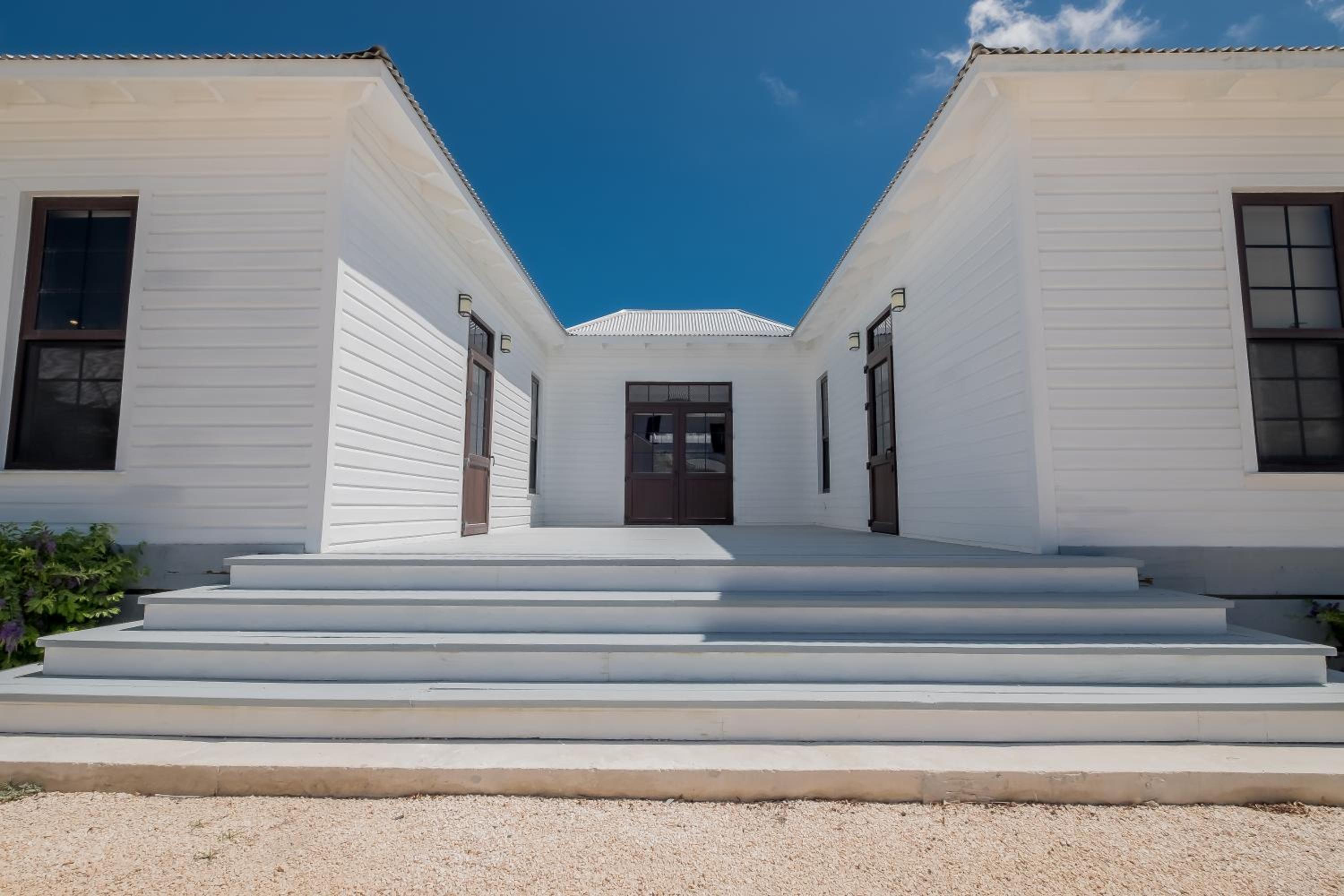 Caribbean Vacation Rentals and The PoolClub at Mahogany!