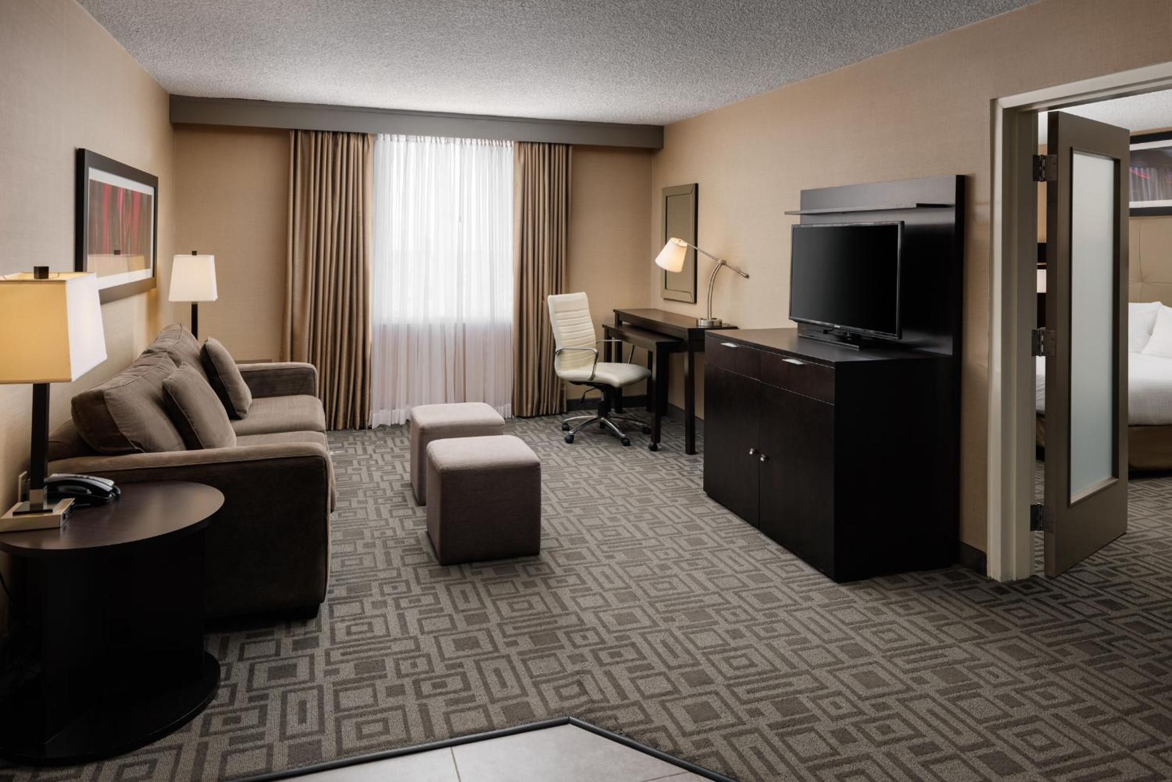 Grande Prairie Vacations - Pomeroy Hotel  Conference Centre - Property Image 12