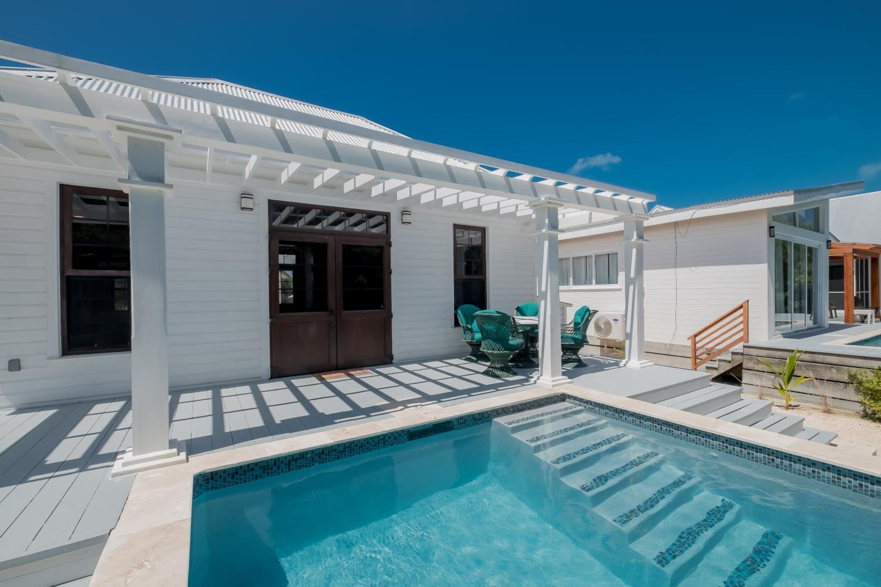 Caribbean Vacation Rentals and The PoolClub at Mahogany!