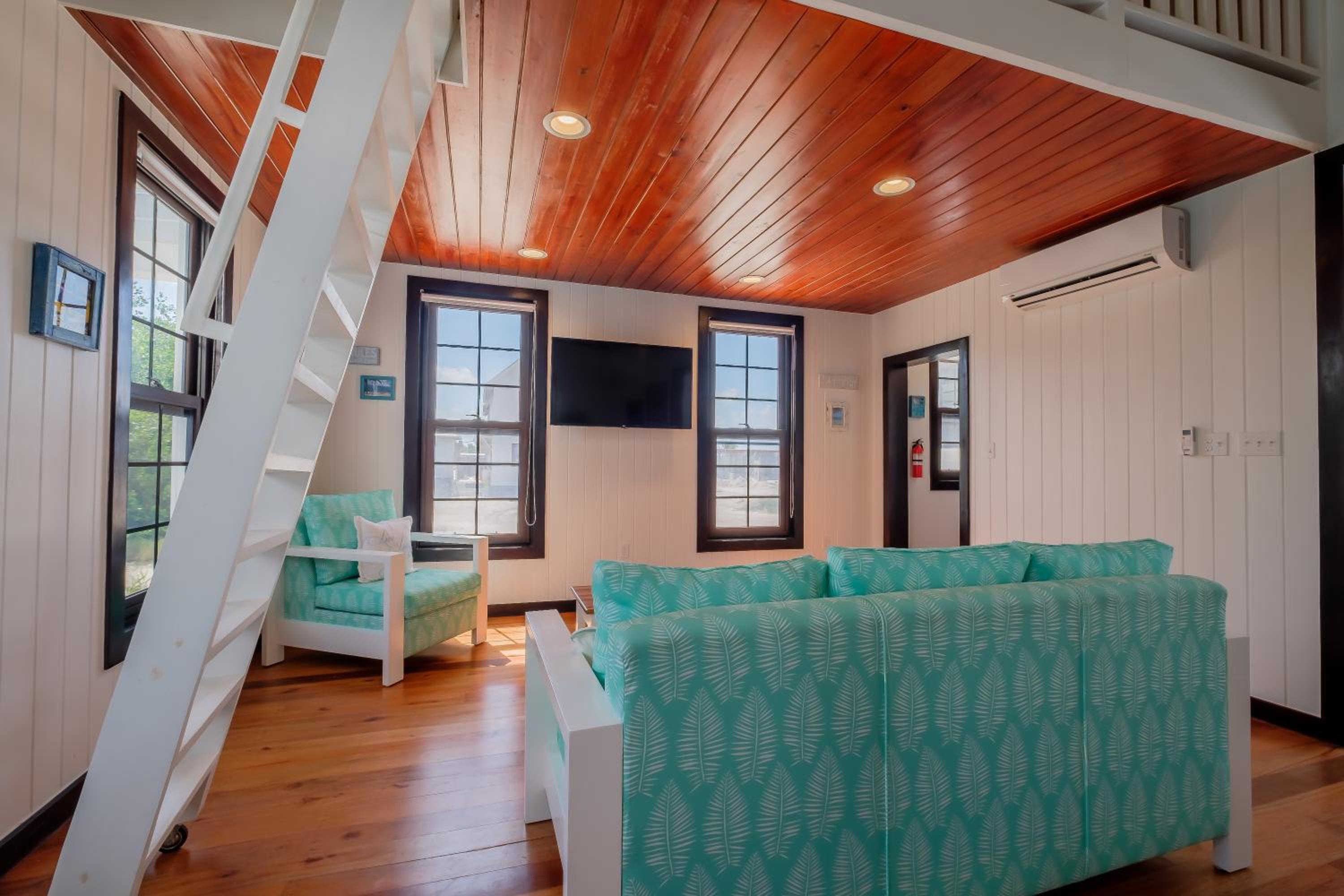 Caribbean Vacation Rentals and The PoolClub at Mahogany!