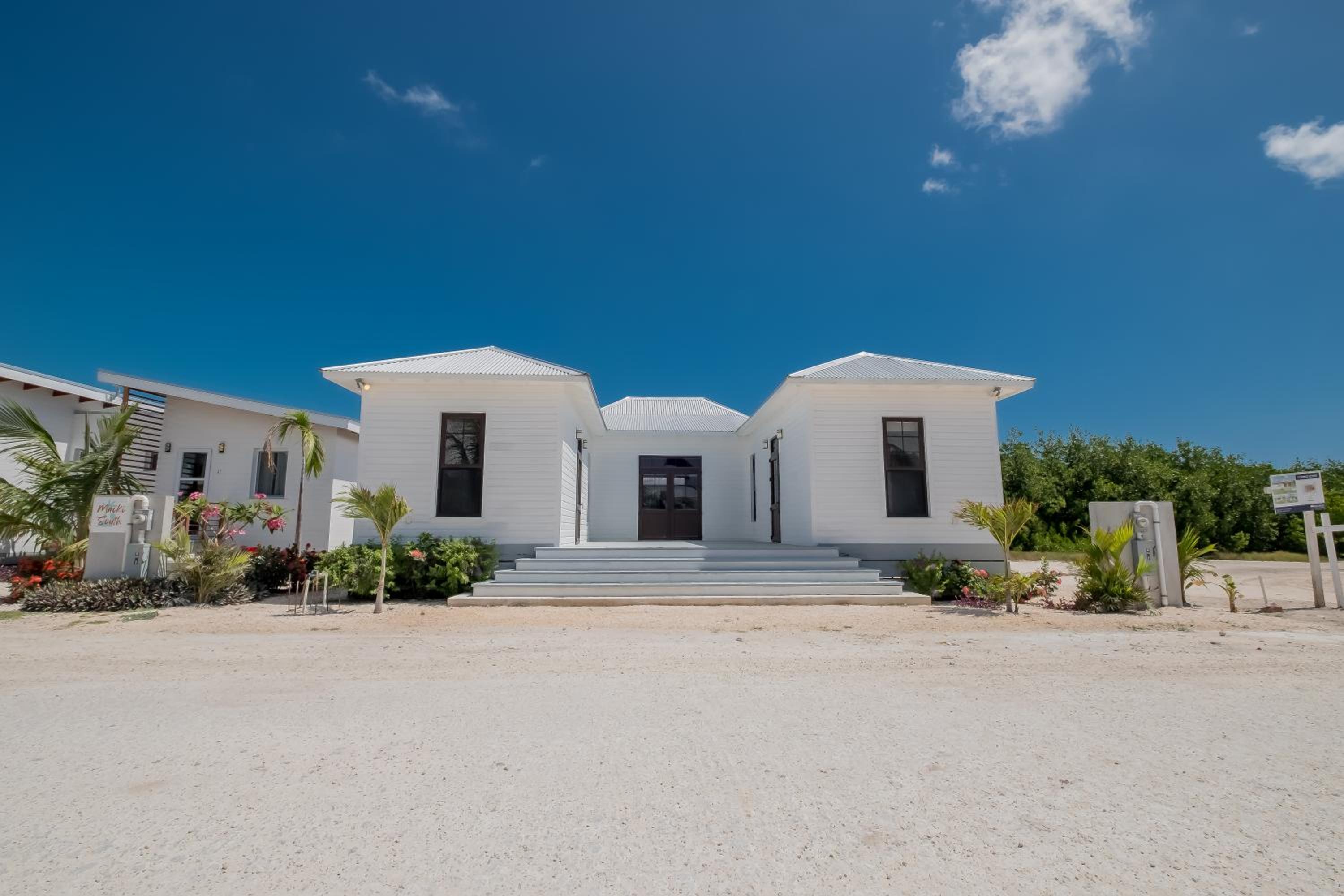 Caribbean Vacation Rentals and The PoolClub at Mahogany!