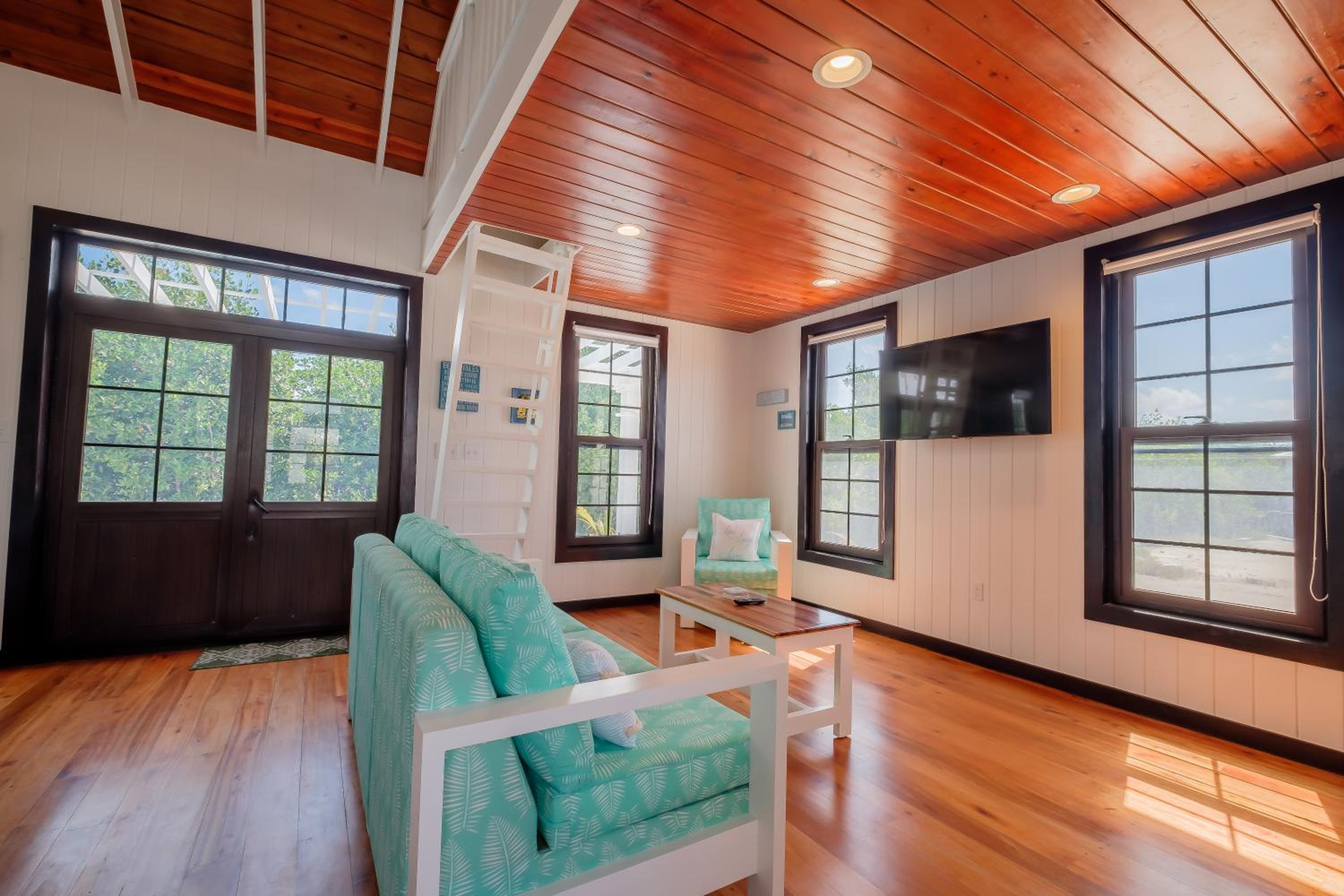 Caribbean Vacation Rentals and The PoolClub at Mahogany!