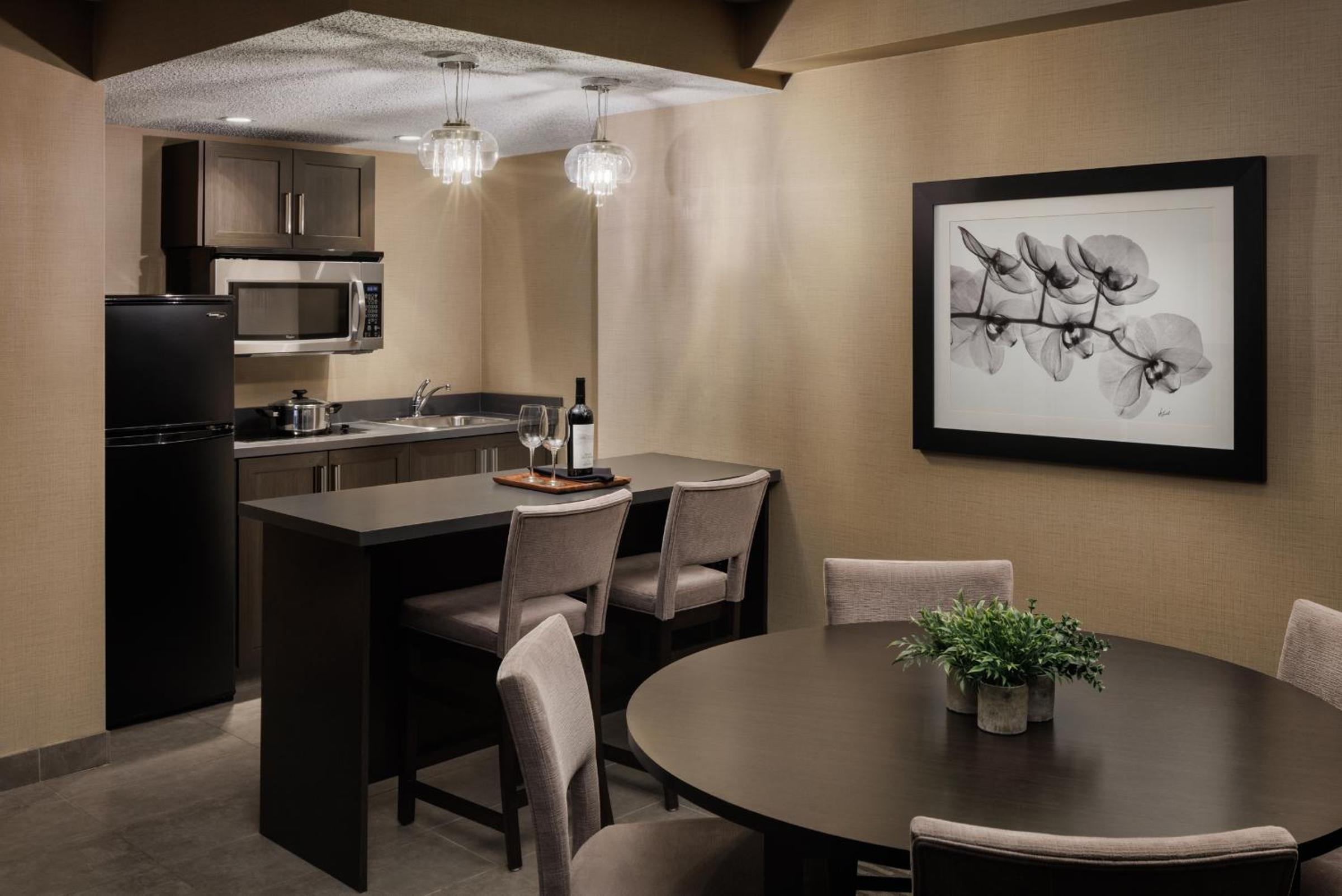 Grande Prairie Vacations - Pomeroy Hotel  Conference Centre - Property Image 3
