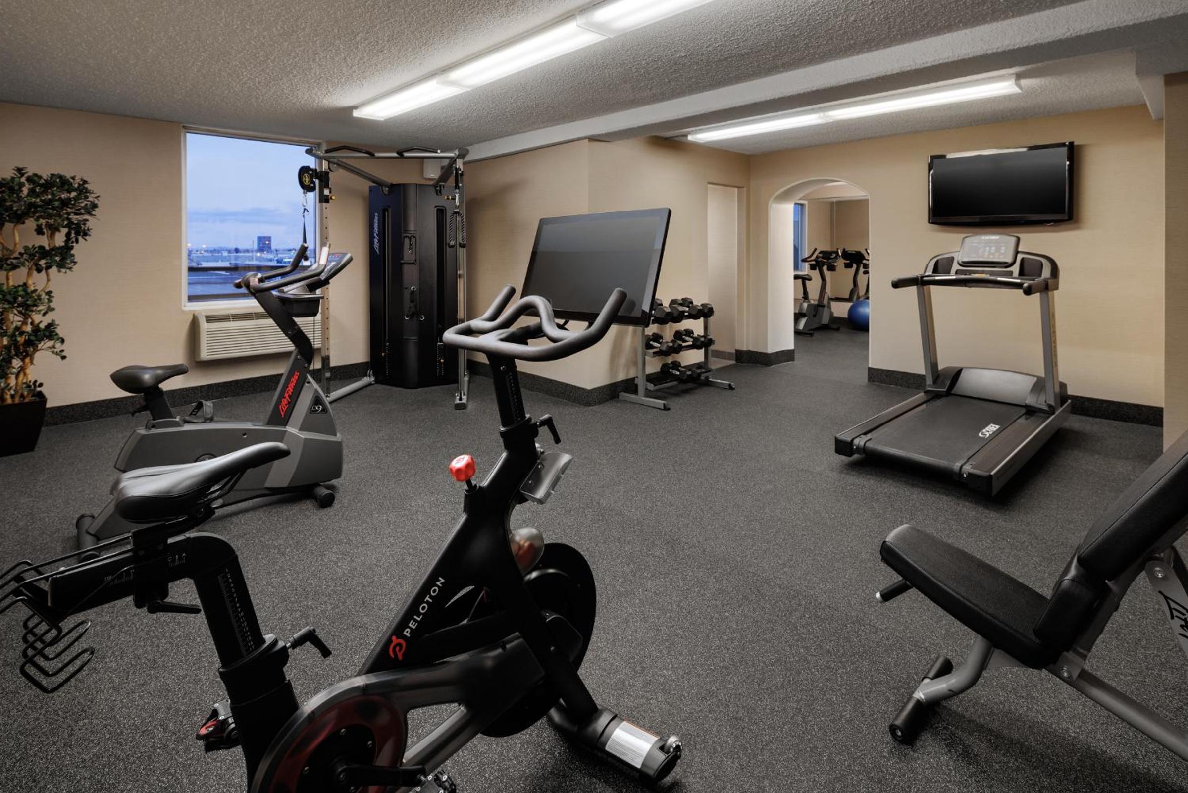 Grande Prairie Vacations - Pomeroy Hotel  Conference Centre - Property Image 1