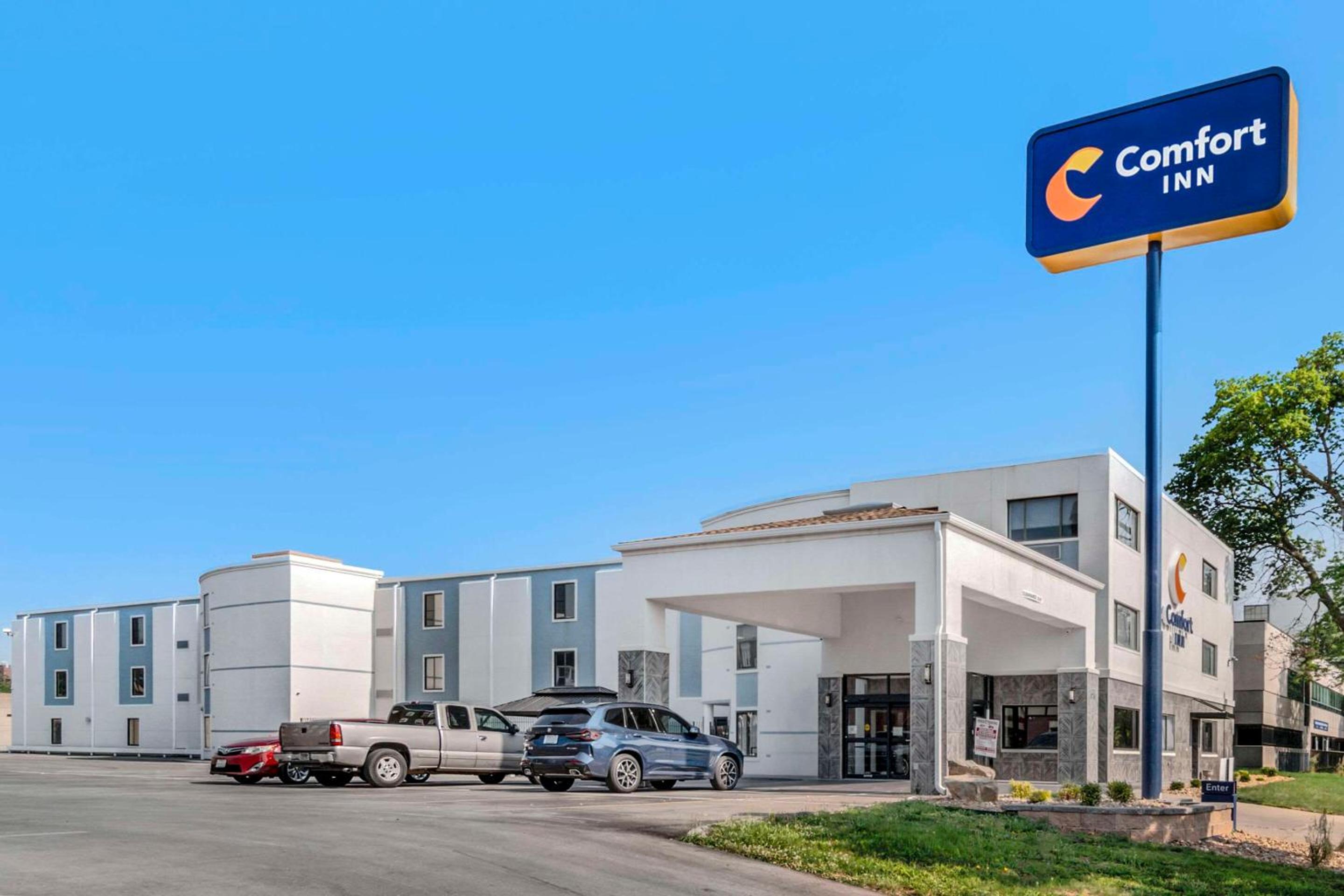 Comfort Inn Kansas City Midtown view 2