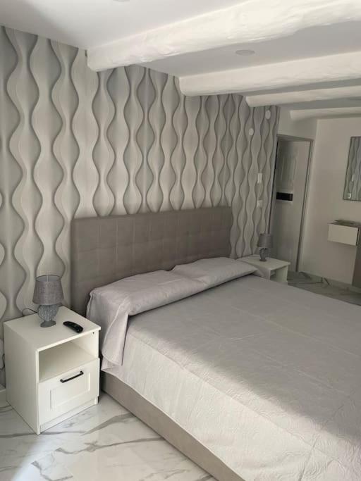 Casa Paradiso en Naples — hotel room