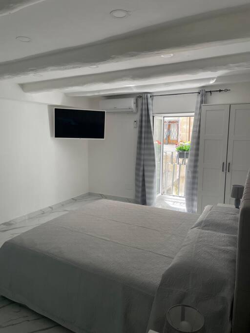 Casa Paradiso en Naples — hotel room