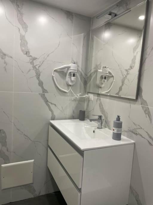 Casa Paradiso en Naples — bathroom