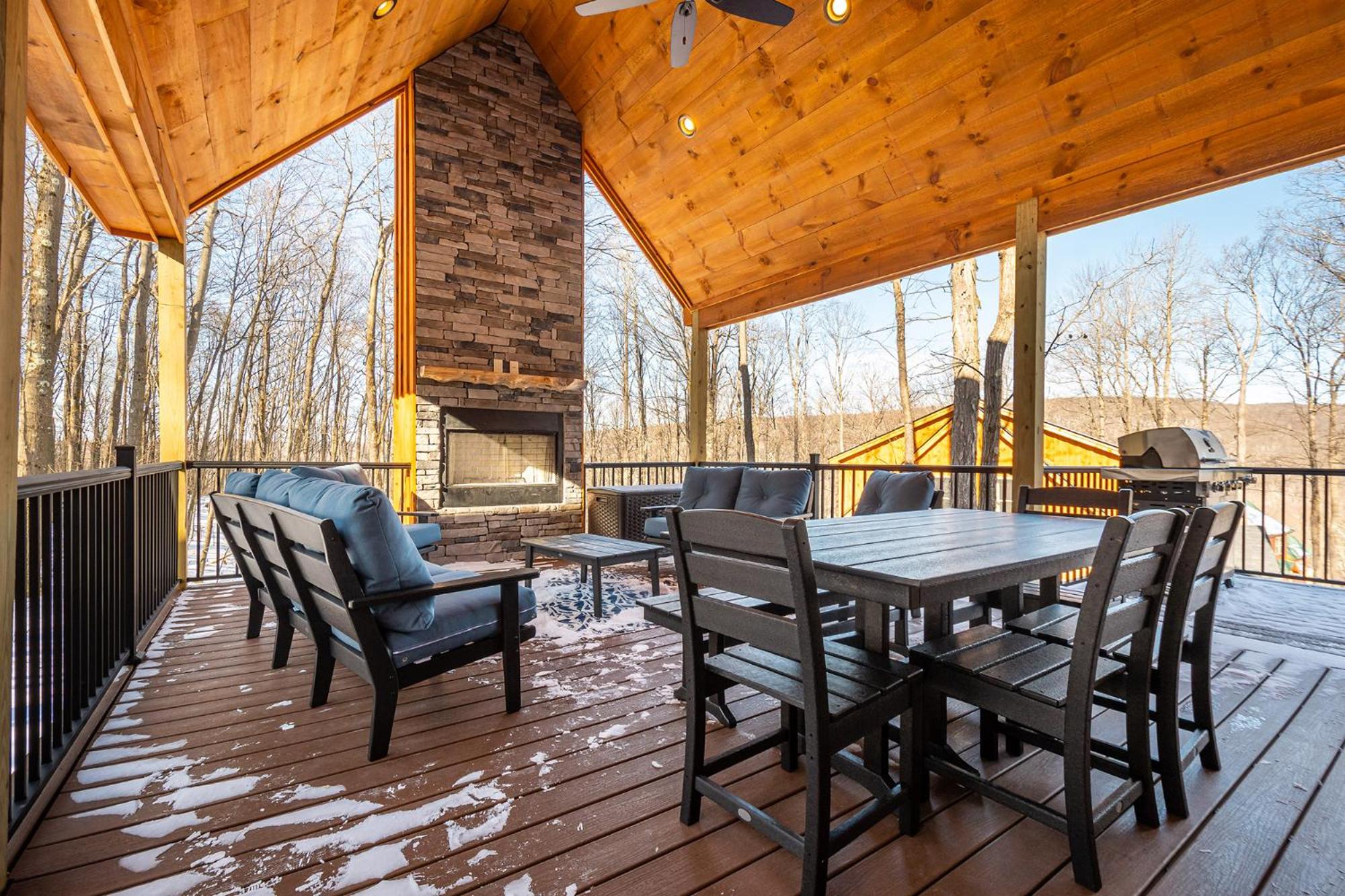 Honey Bear Hideaway view 5