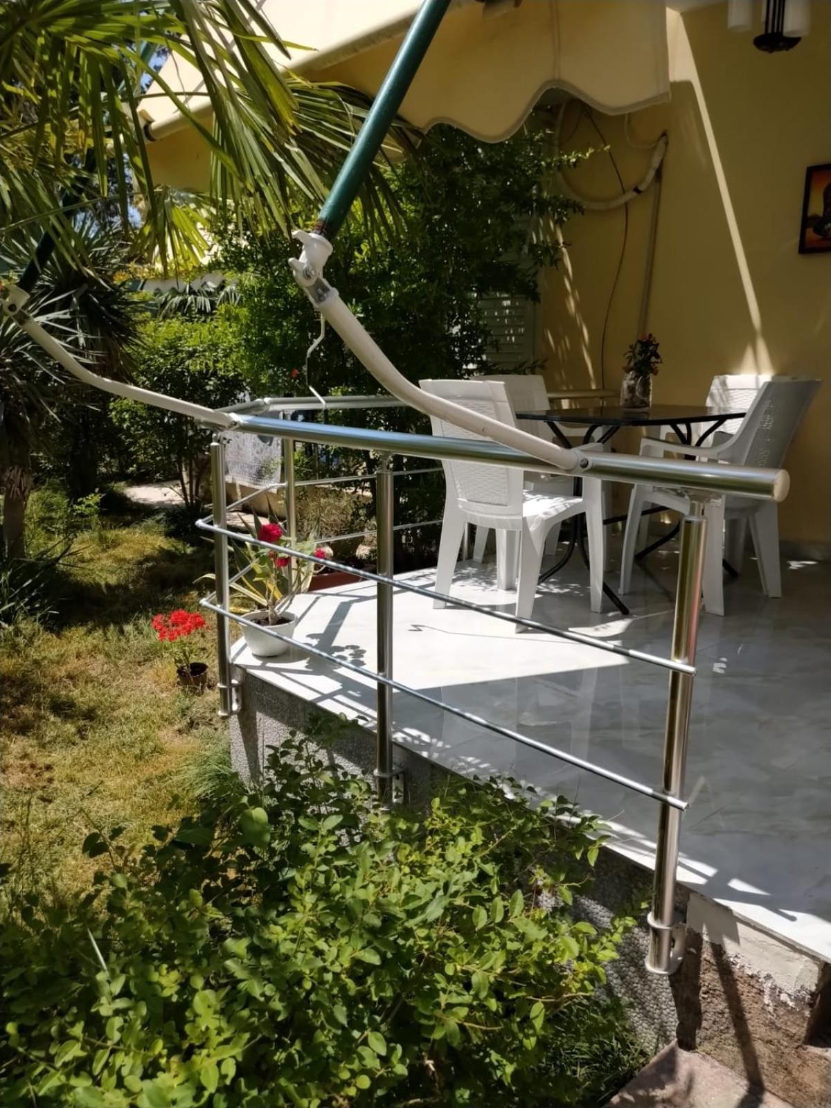 Golem Beach Apartment with Enchanting Garden