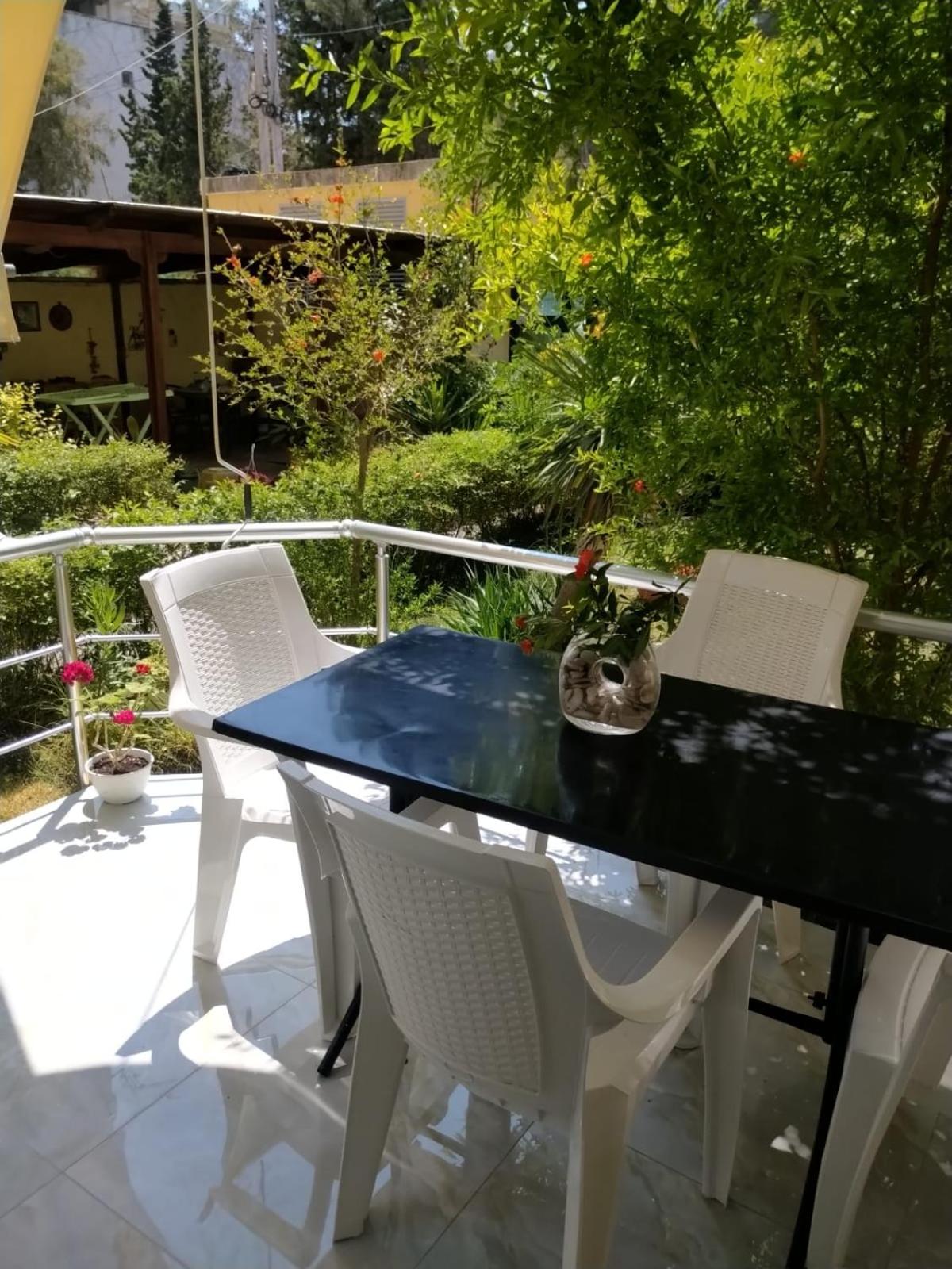 Golem Beach Apartment with Enchanting Garden
