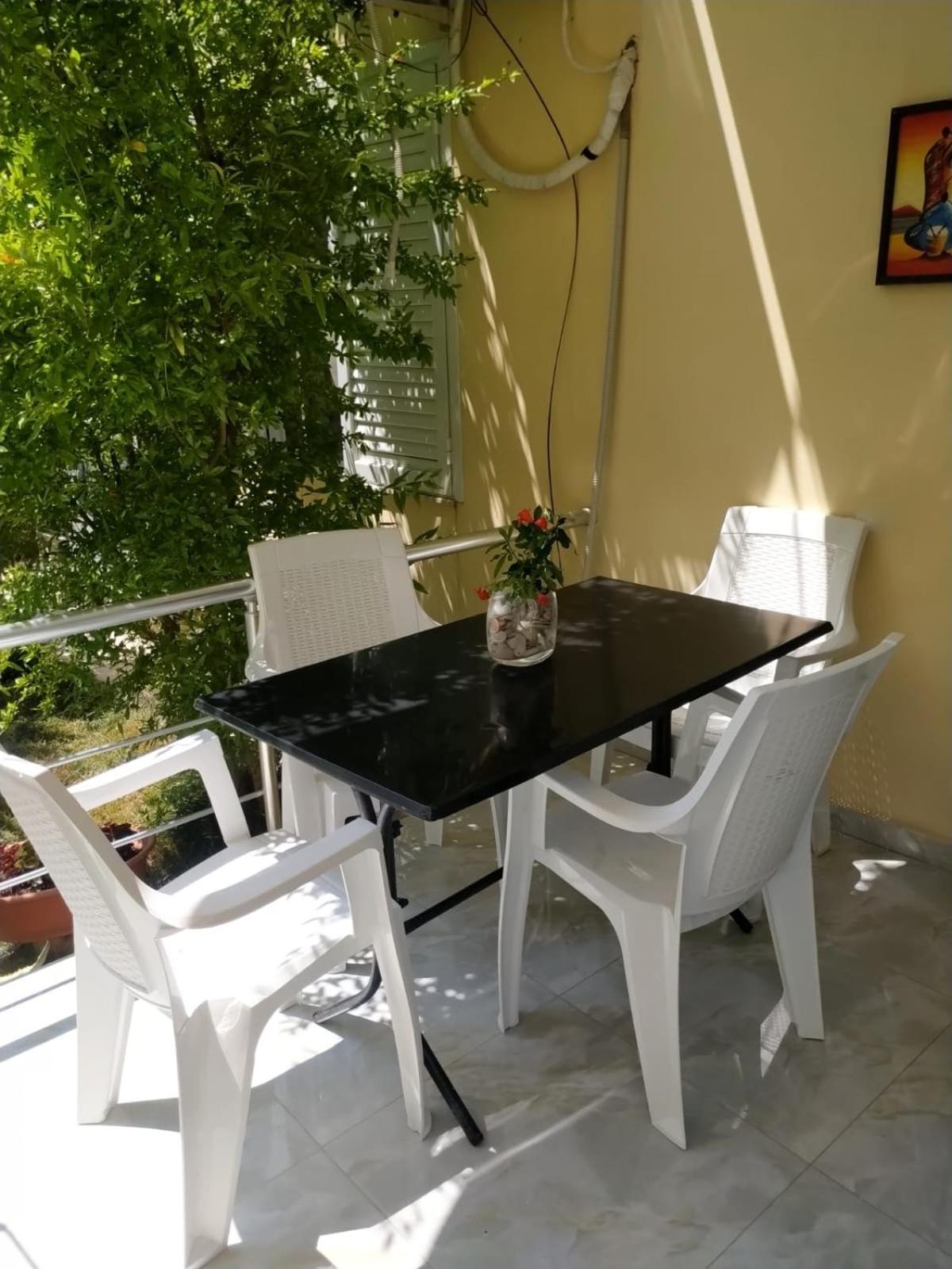 Golem Beach Apartment with Enchanting Garden