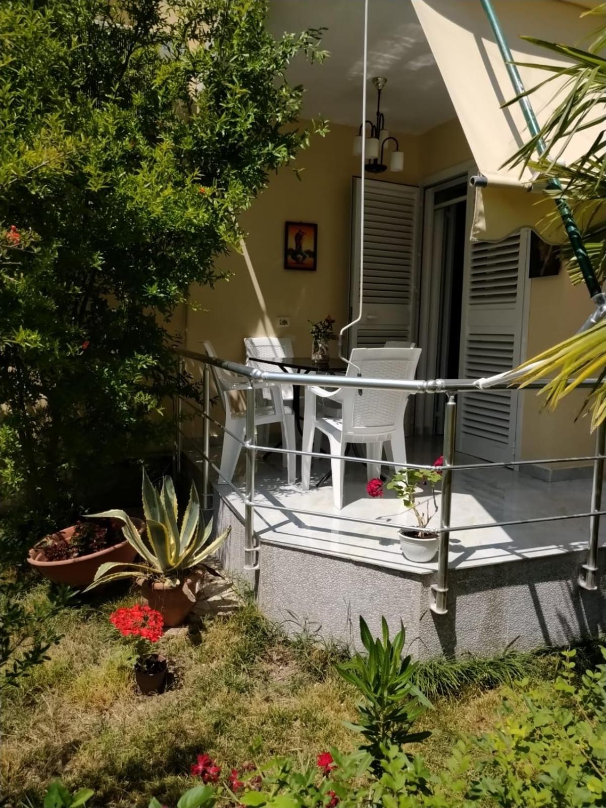 Golem Beach Apartment with Enchanting Garden