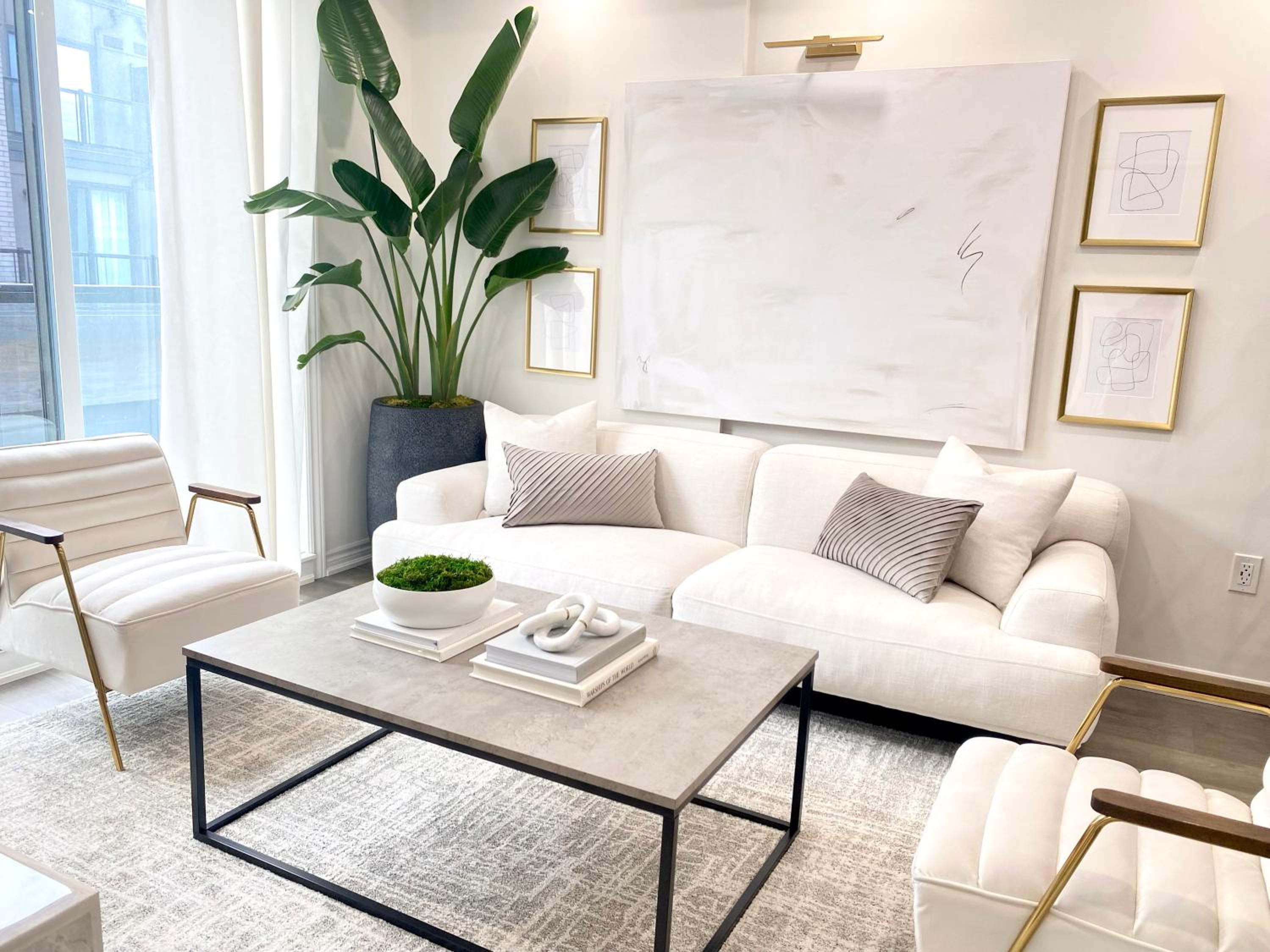 Modern and Bright Luxury Home Centrally Located in Toronto’s GTA