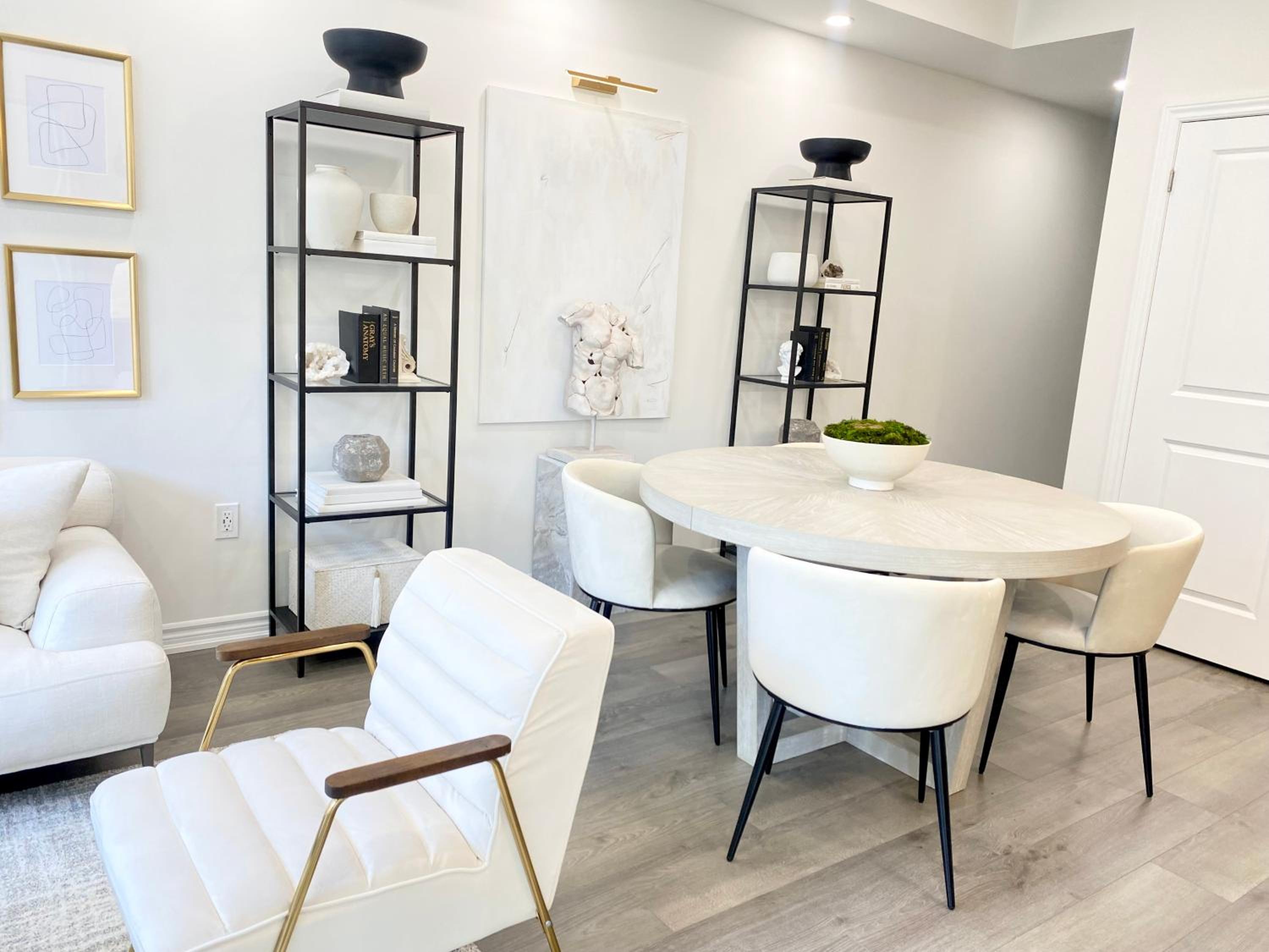 Modern and Bright Luxury Home Centrally Located in Toronto’s GTA