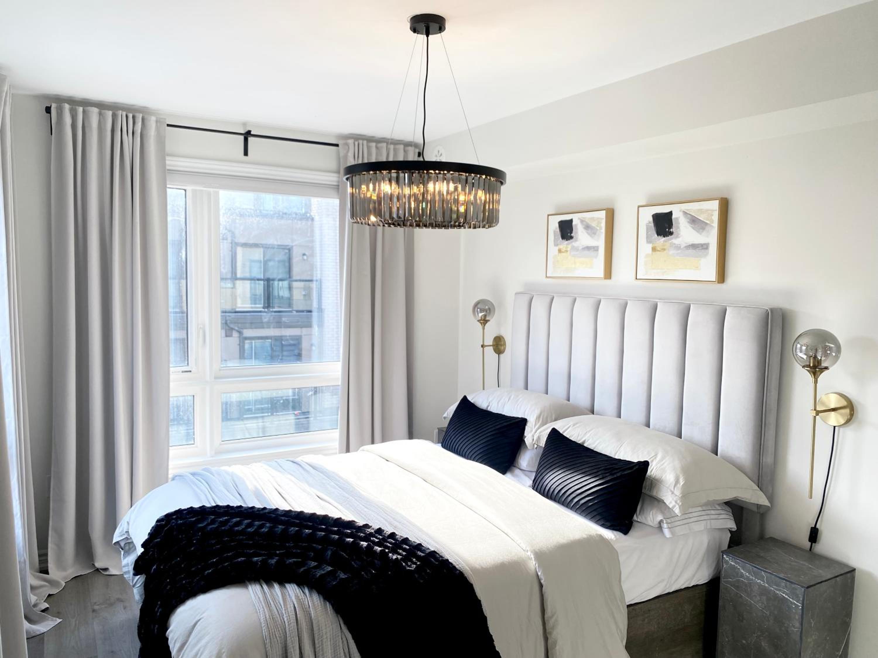 Modern and Bright Luxury Home Centrally Located in Toronto’s GTA