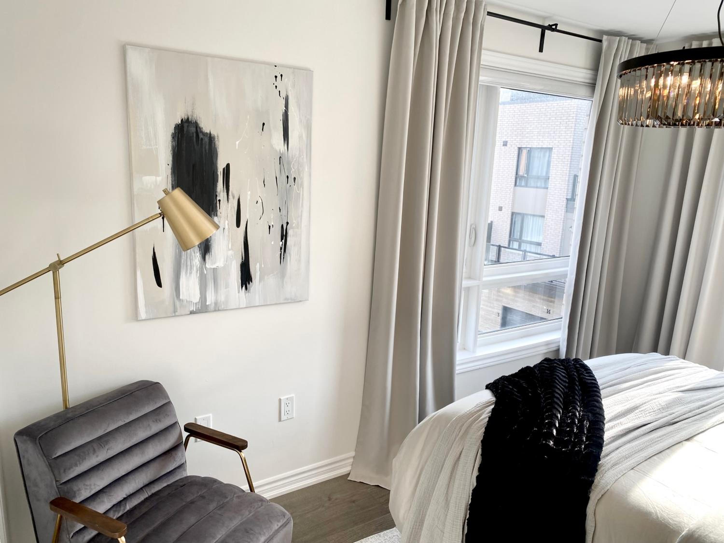 Modern and Bright Luxury Home Centrally Located in Toronto’s GTA