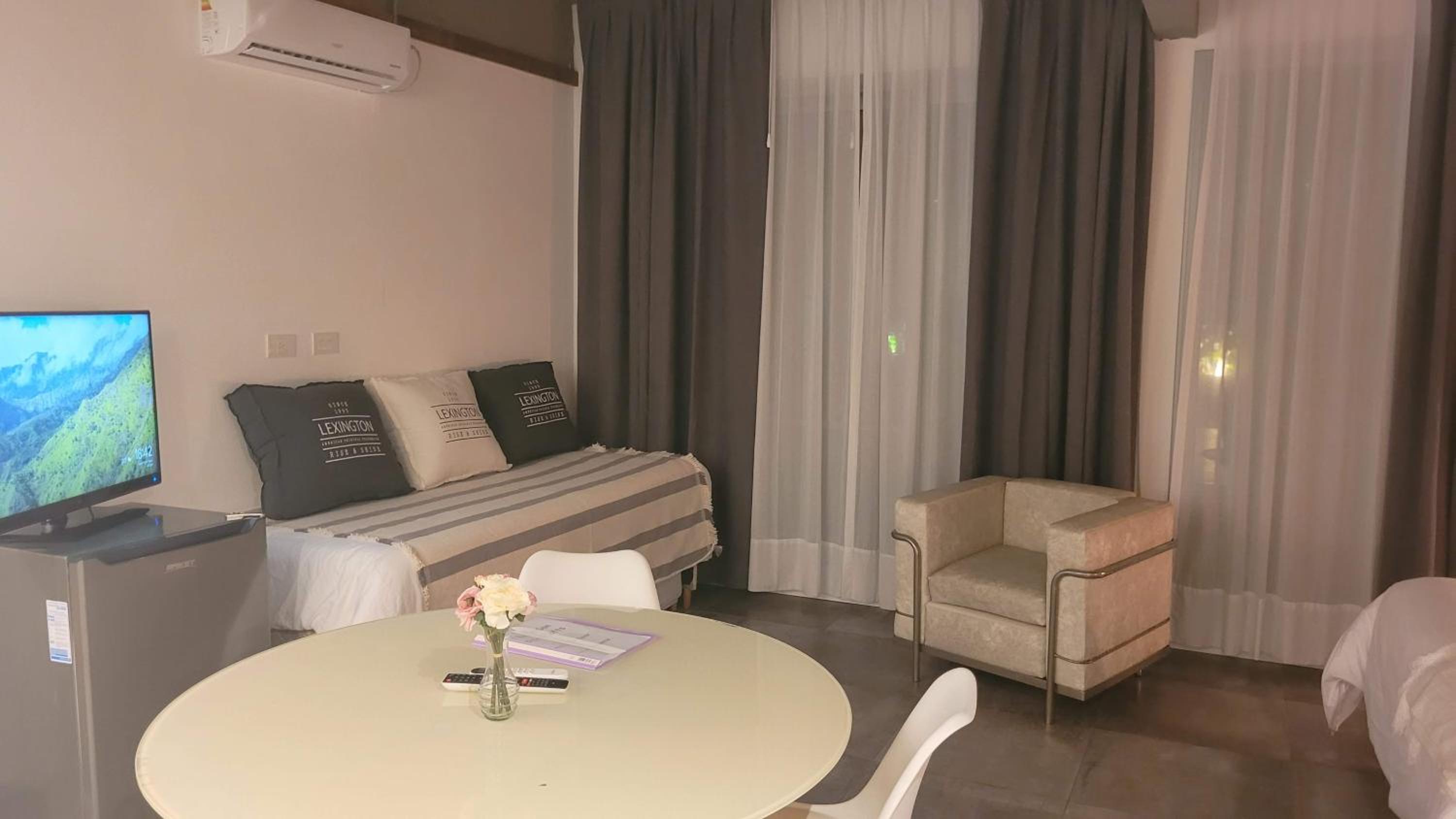La Belle San Isidro Lofts