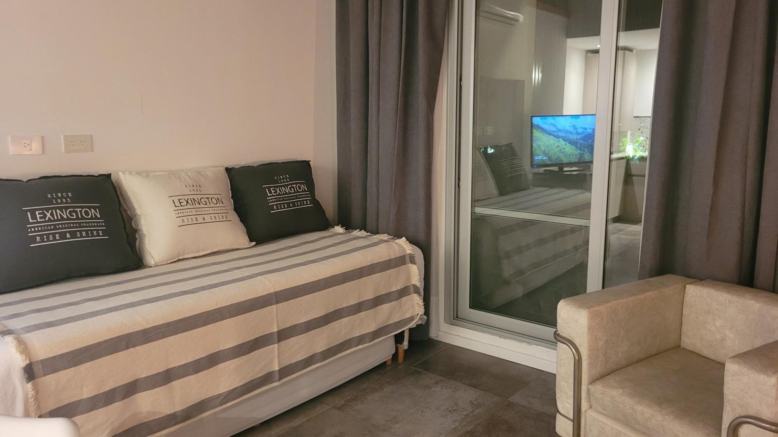 La Belle San Isidro Lofts