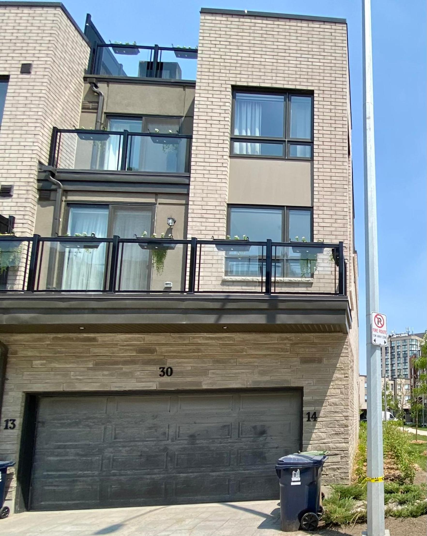 Modern and Bright Luxury Home Centrally Located in Toronto’s GTA