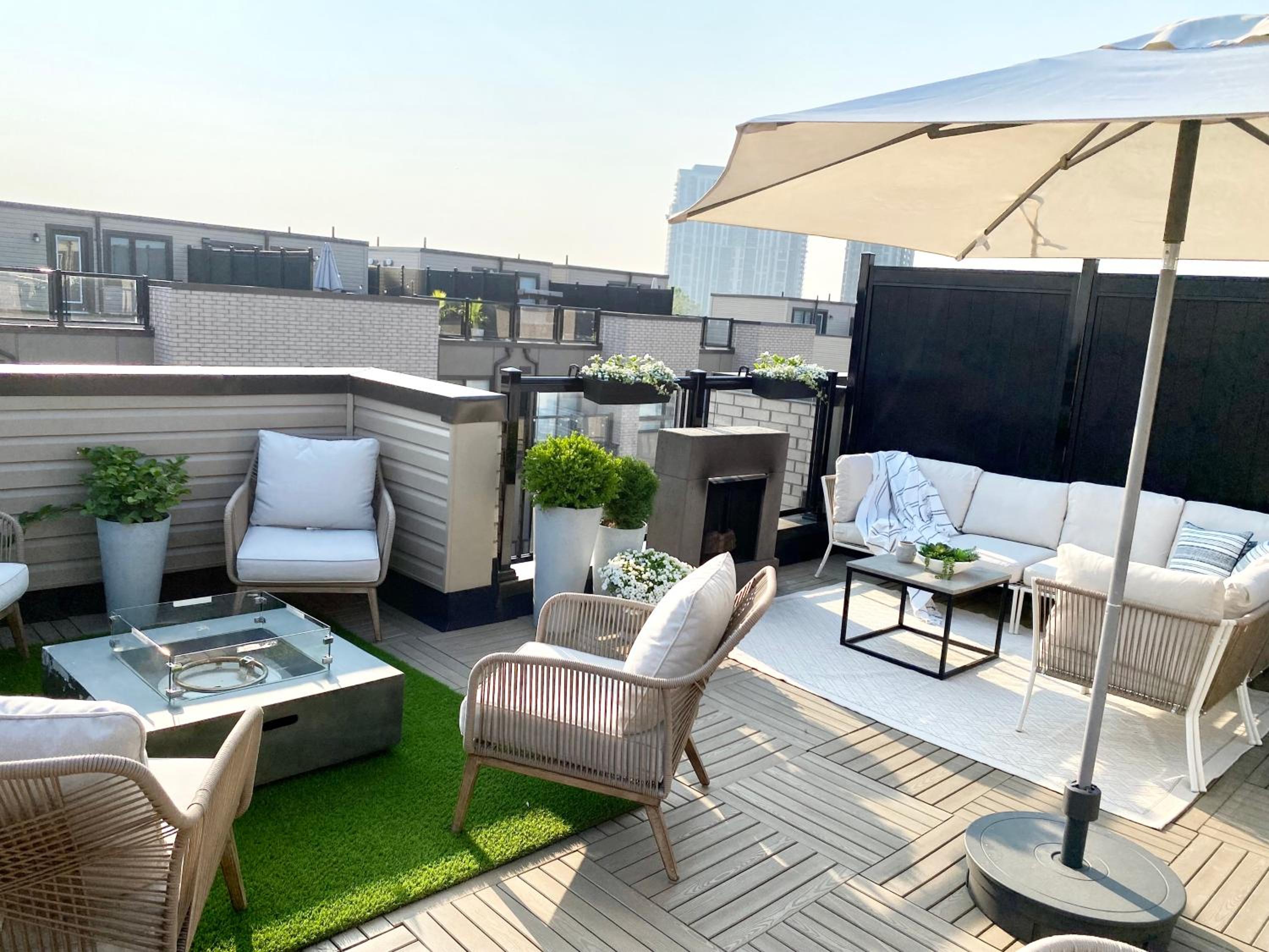 Modern and Bright Luxury Home Centrally Located in Toronto’s GTA
