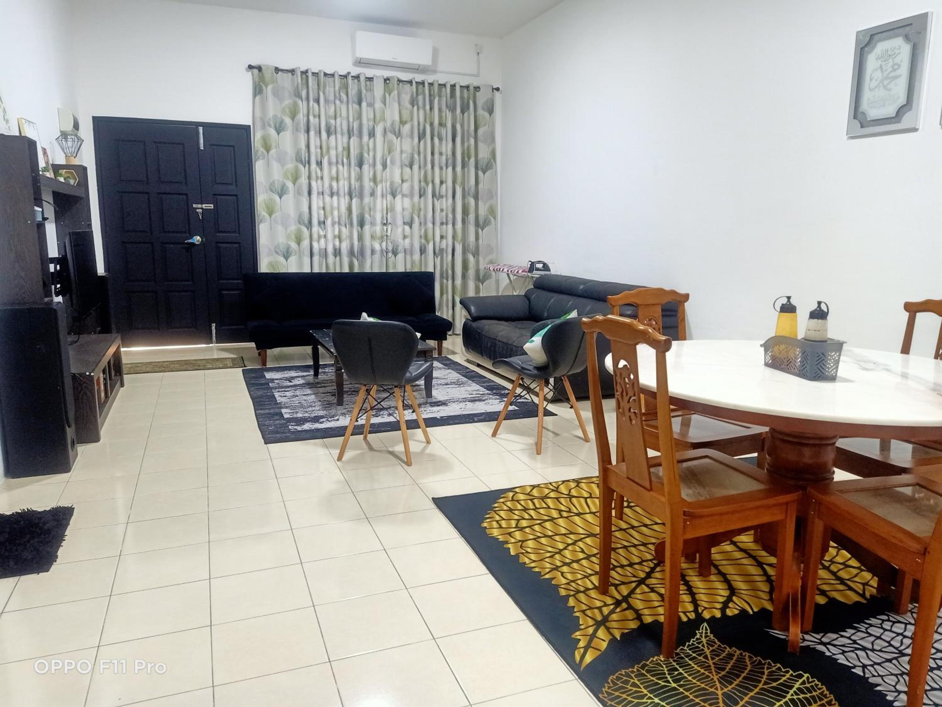 Homestay Izzauni