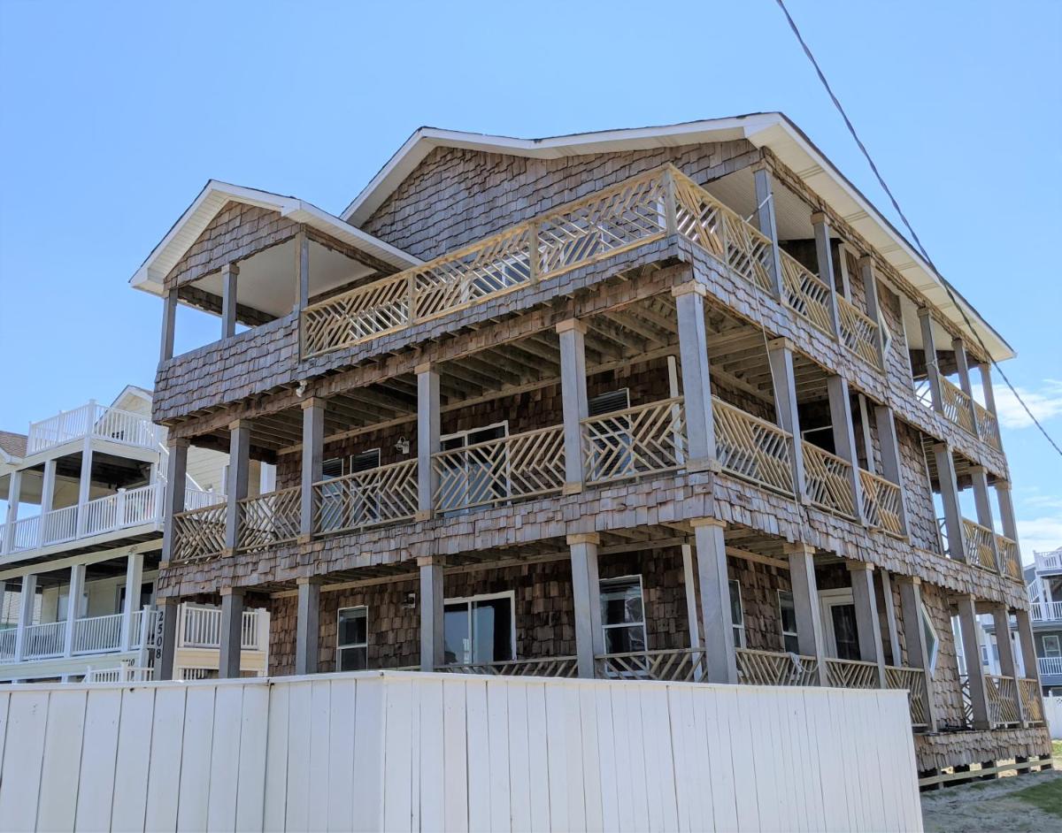 2508 Beach Rd, Semi-Oceanfront, Pool/Hot Tub