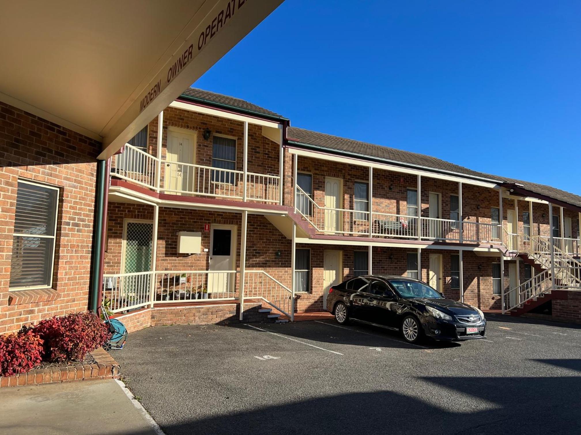 Cedar Lodge Motel